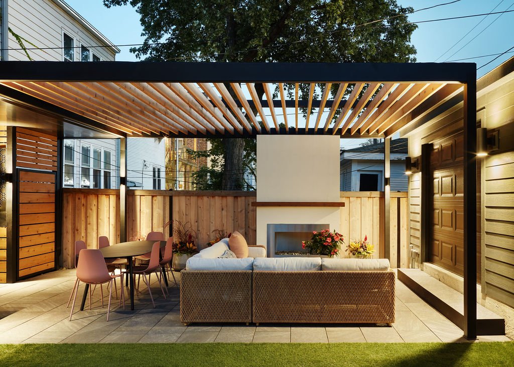 Rooftopia-chicago-logansquare-outdoordesign-patio-gardendesign-custom-pergola-privacyscreens-planters-outdoorfireplace-outdoorkitchen-outdoorlighting-outdoorfurniture (7).jpg