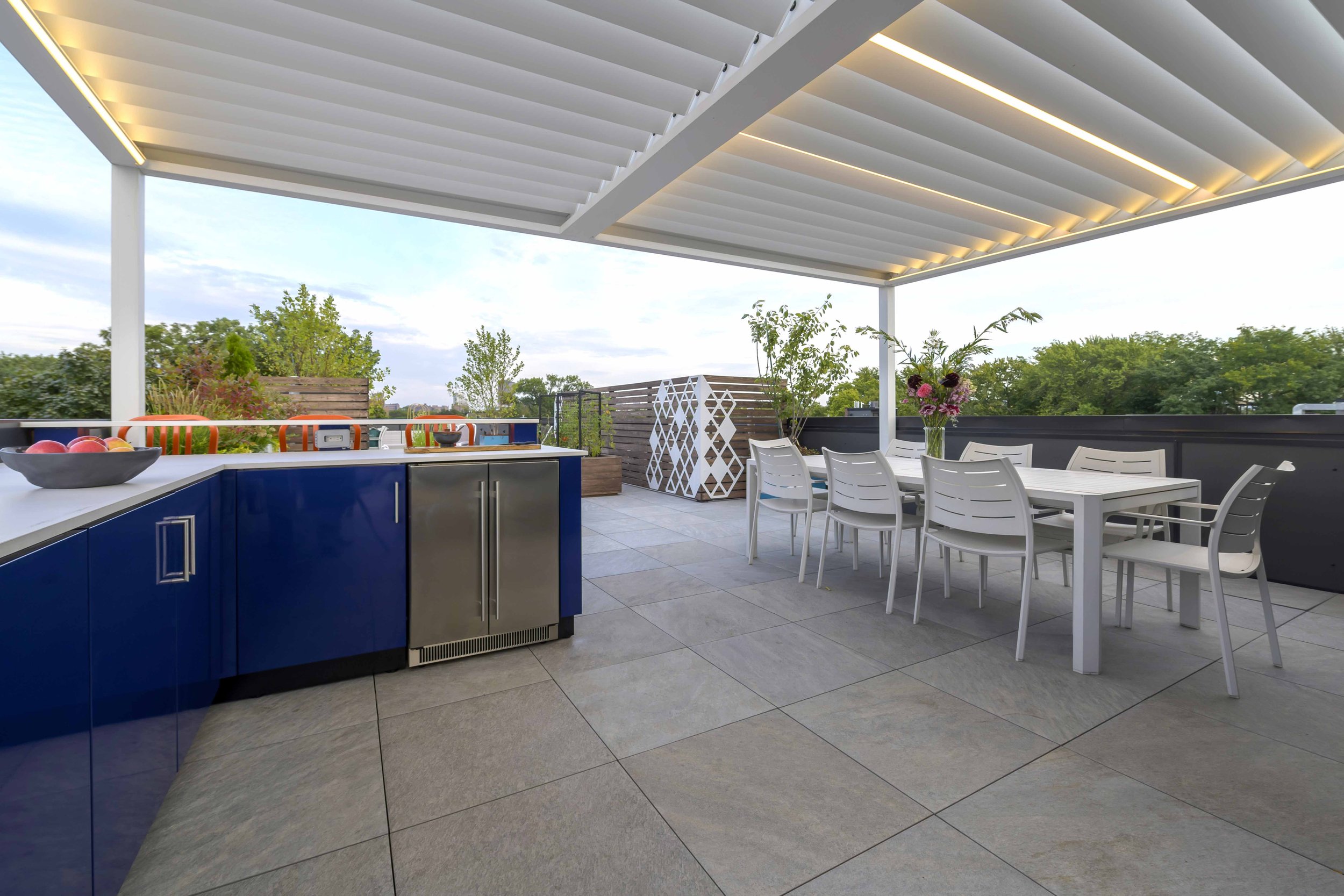 Rooftopia-Lakeview-chicago-rooftop-deck-outdoor-dining-lounge-danver-kitchen.jpg