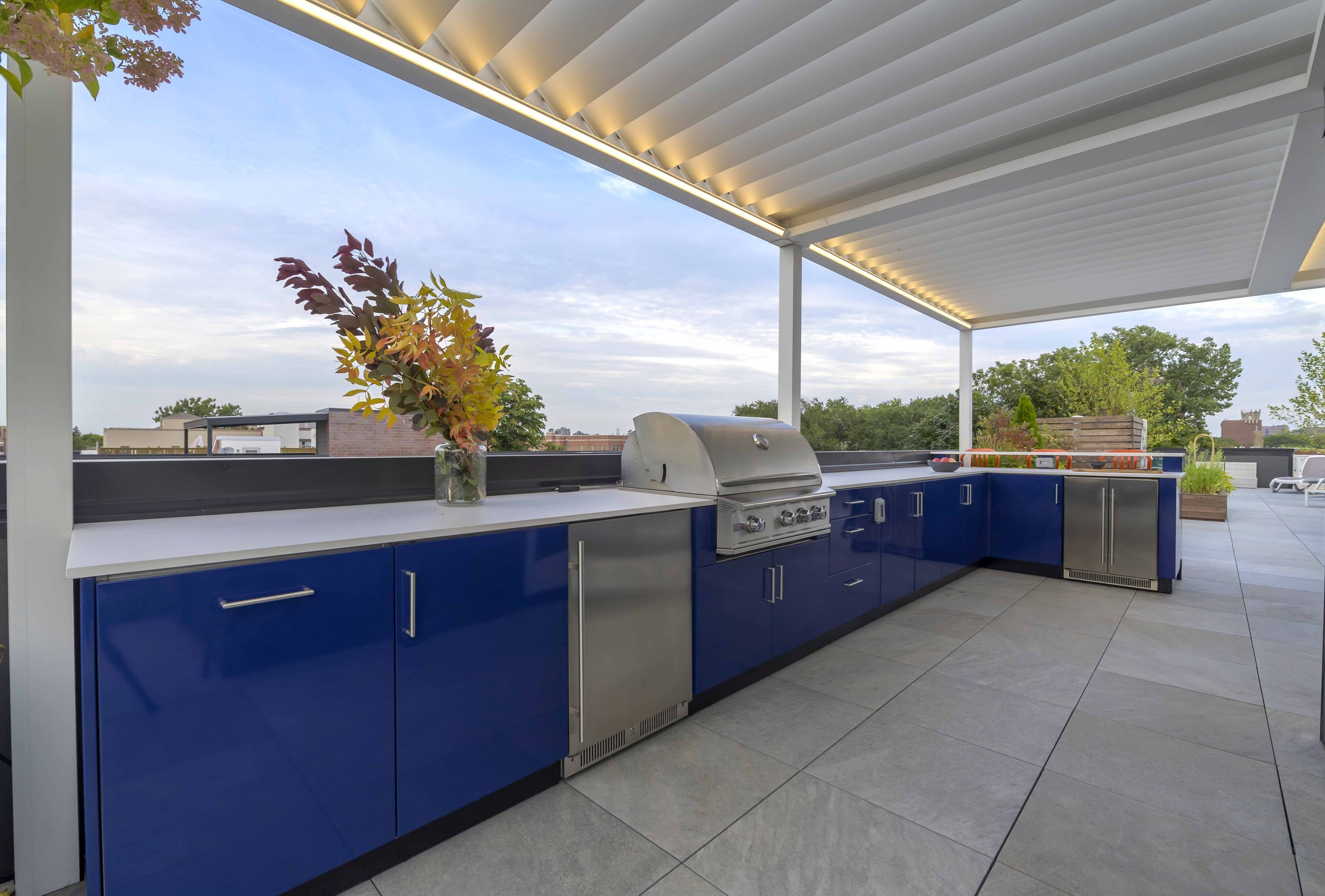 Rooftopia-lakeview-chicago-rooftop-deck-outdoor-kitchen-danver-dining.jpg