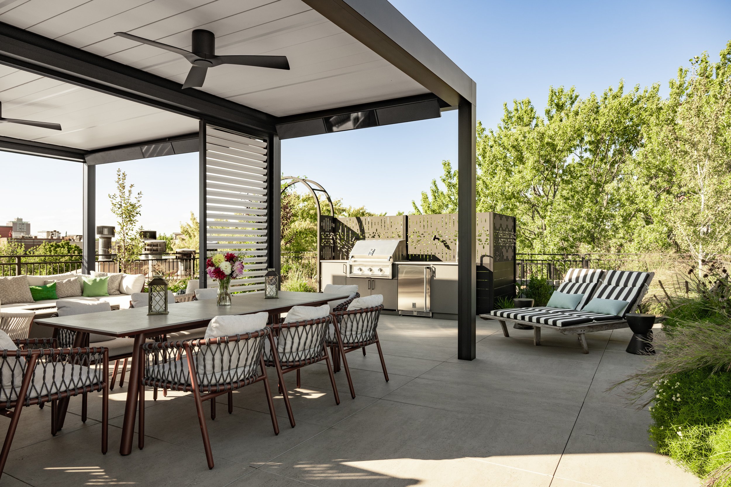 Wrigleyville Secret Garden - Residential Rooftop Deck &amp; Native Garden