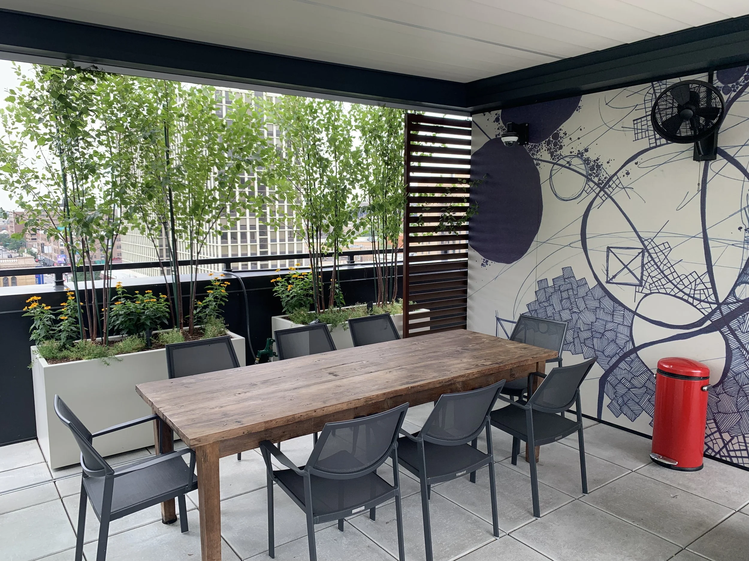 Rooftopia-outdoor-deck-mural-dining.jpg