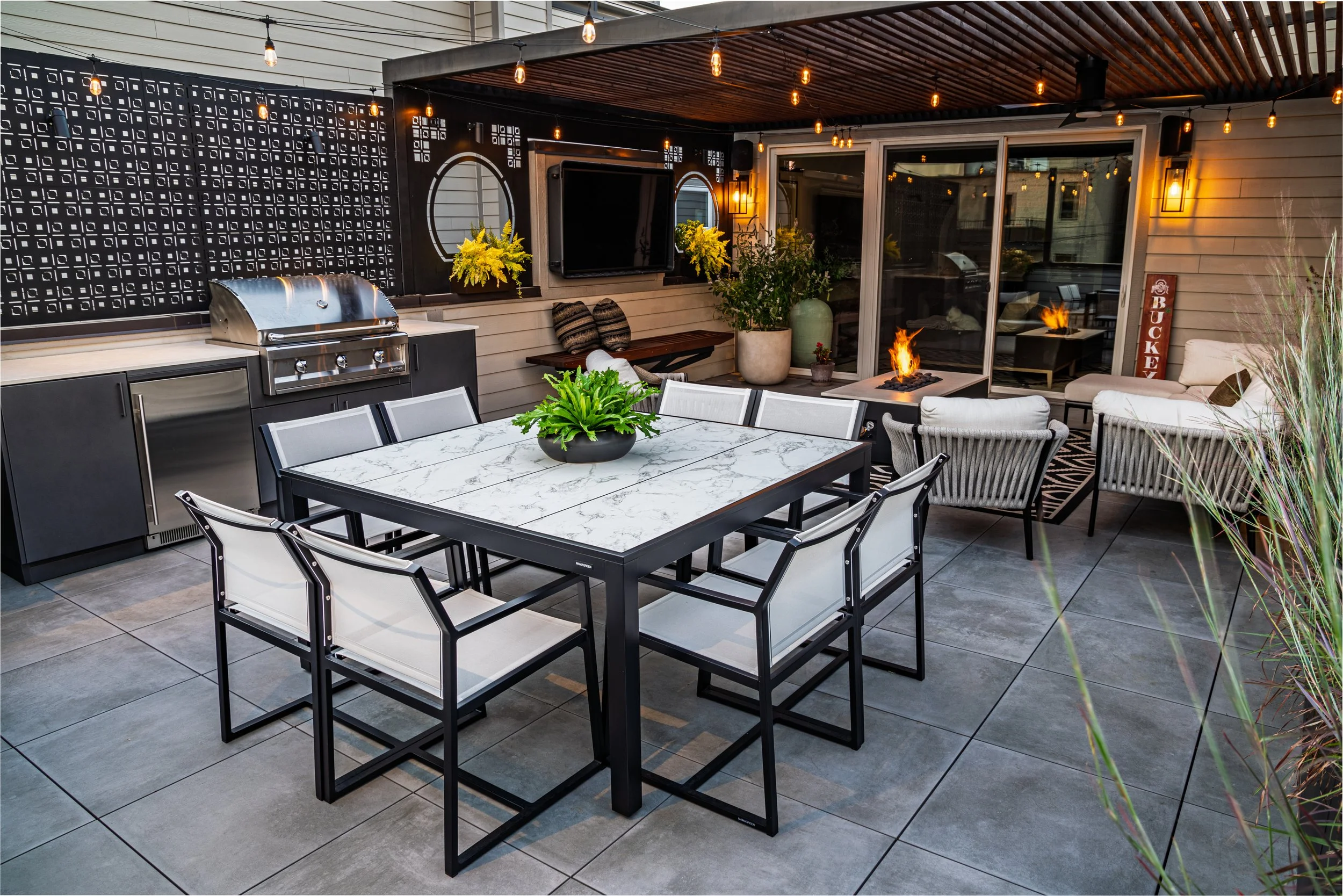 Wicker Park Rooftop Deck Design With Outdoor Dining Area