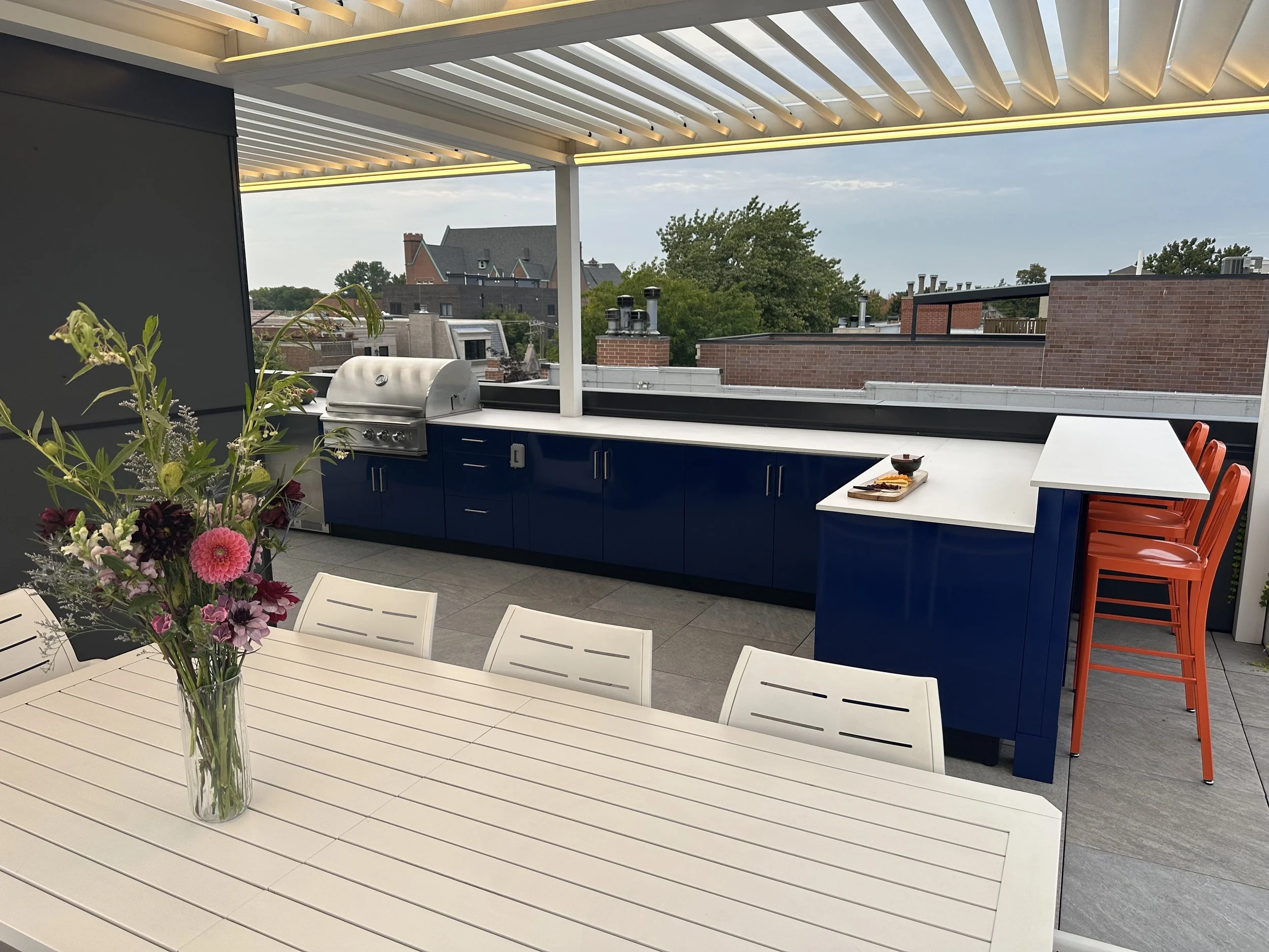 Rooftopia-Danver-outdoor-kitchen-blue-rooftop-deck-Chicago.JPG