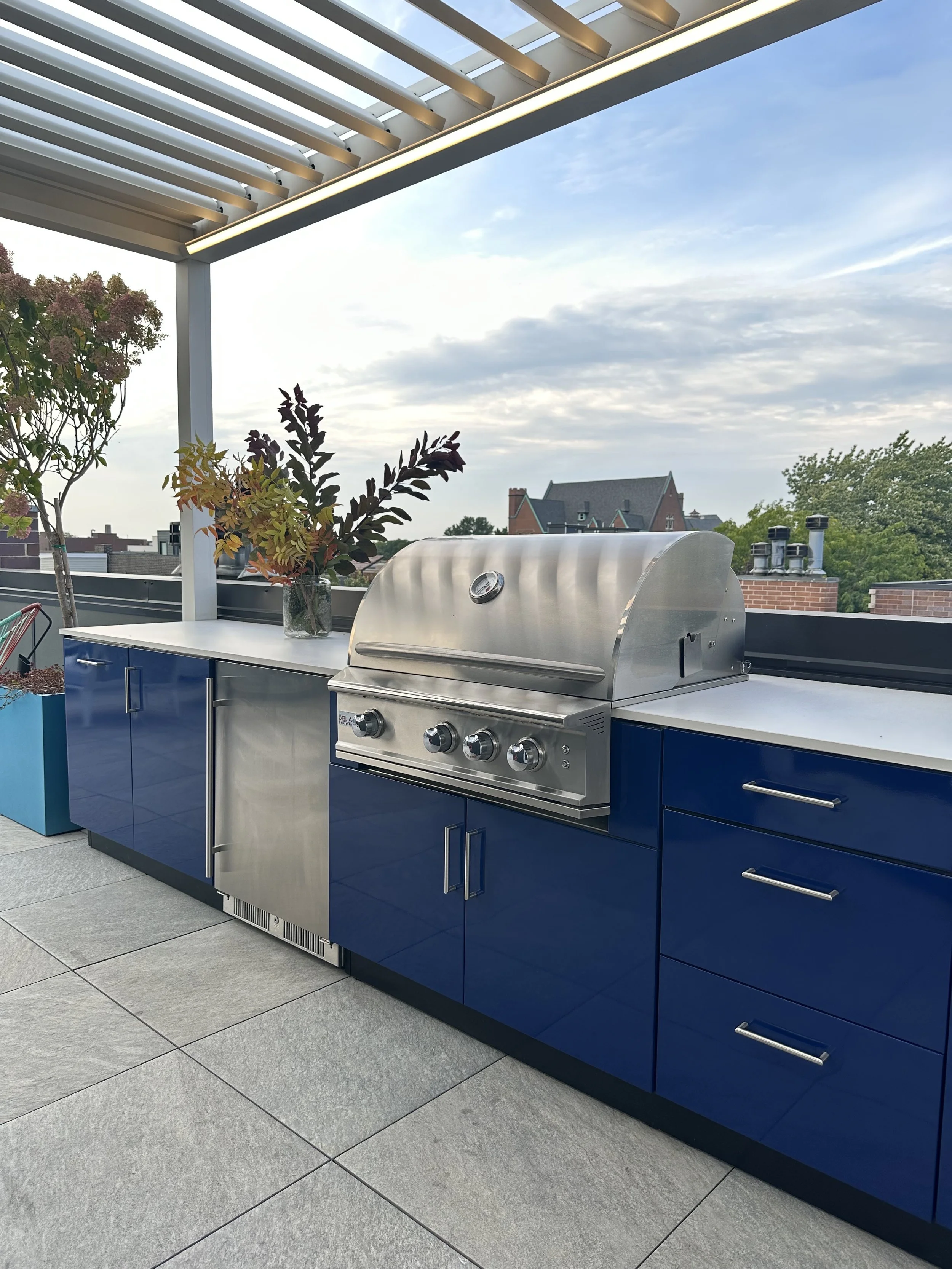 Rooftopia-Danver-outdoor-kitchen-stainlessgrill-rooftop-deck-Chicago.JPG