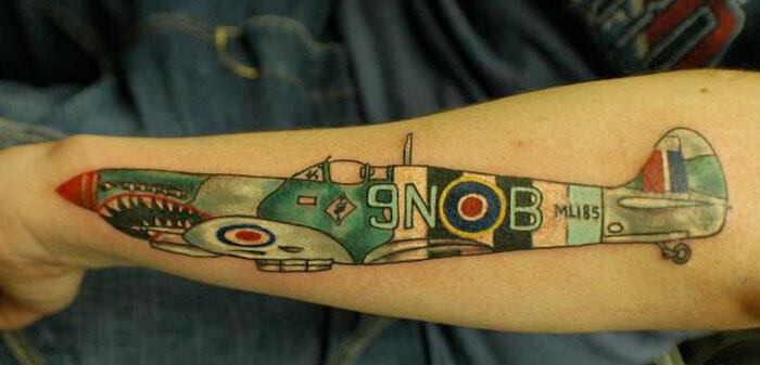 Mike tattoos on a B-17 Bomber back piece - Session 1 #mikeycschawkins -  YouTube