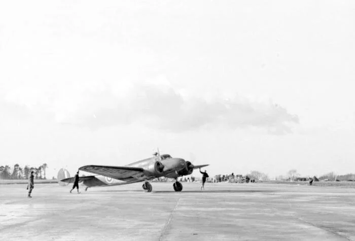 The ill-fated Lockheed 10 Electra, W9104, of No. 24 Squadron RAF, taxiing on an airfield in the United Kingdom. Formerly G-AFEB of British Airways Ltd, this aircraft was impressed into the RAF and delivered to No. 24 Squadron on 18 December 1939. It was struck off charge after a landing accident at Clifton, Yorkshire, on 12 October 1941. Photo via Wikipedia