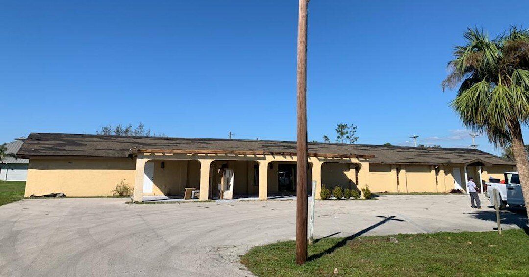 HEART 911 #Hurricane #Ian Response Team 3 tarped the Open Bible Community Church in #FtMyers which suffered serious roof damage. Our volunteers are proud to help this community get back on their feet. Please support our work https://bit.ly/3qT87kX #F