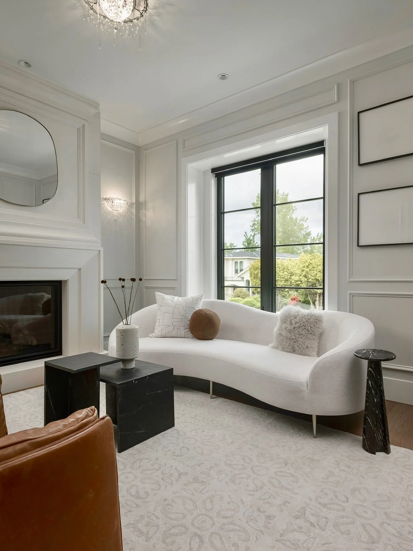 You can feel the calm before you even sit down🧡

Save this if calm interiors are your thing.😉

 #LuxuryInteriors #QuietLuxury #LivingRoomDesign #InteriorInspo
#ModernClassic #DesignDetails #NeutralHome #InteriorStyling #HomeAesthetic #ModernHome #L