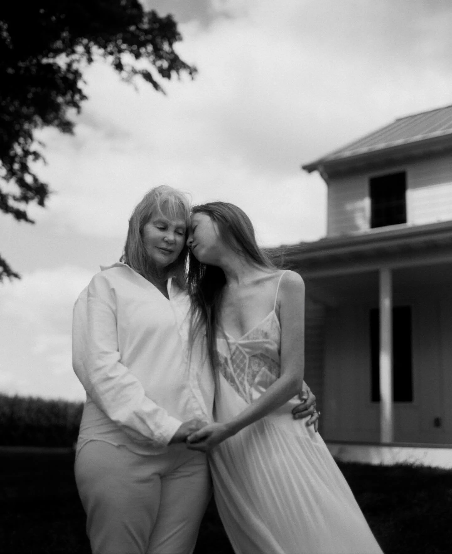 🫀💀
I recently spent a week in Wisconsin with @lauren_isabeau working on a new print project we are collaborating on. While there I made these two frames of her with her mother. Does this make me a family photographer now?
Lauren set up one frame an