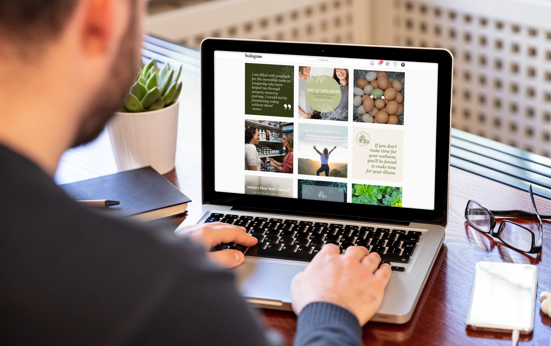 macbook-mockup-of-a-man-working-from-home-36714-r-el2.png