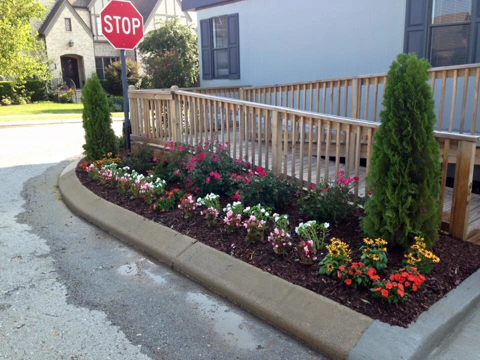 side flower bed.jpg