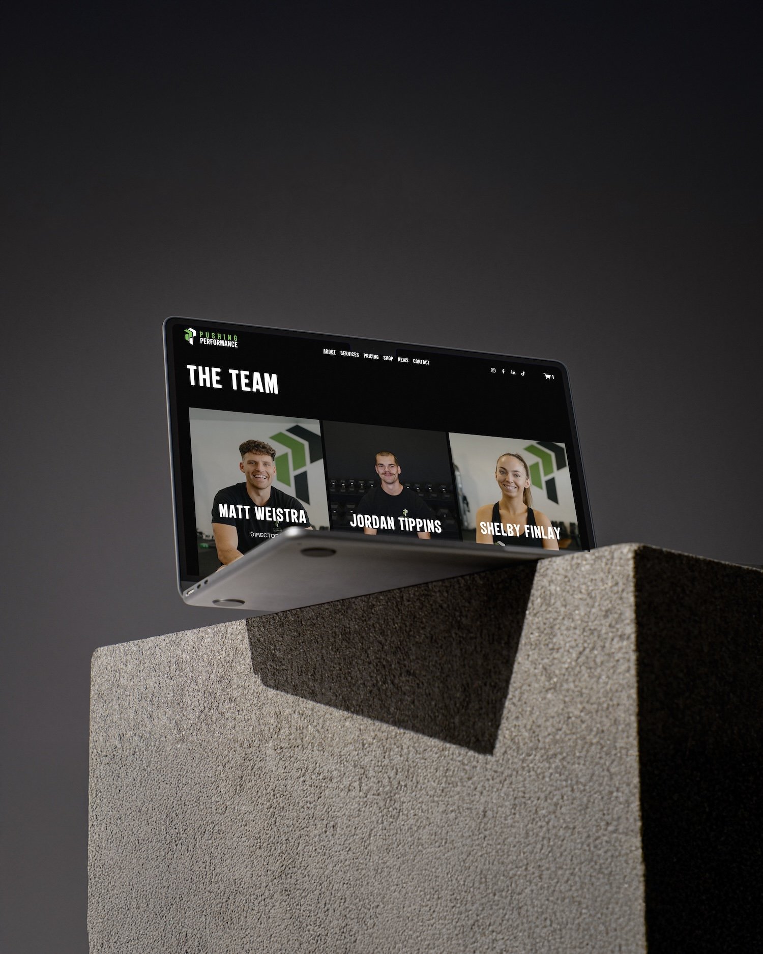Pushing-performance-laptop-staff-mockup1.jpg
