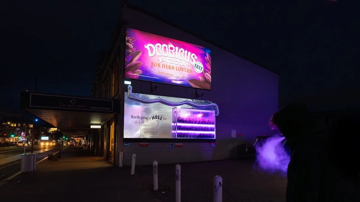 Our recent antics for @hellpizza. A pizza that came with a baggy of fresh herb 😶&zwj;🌫️ #420Yarns