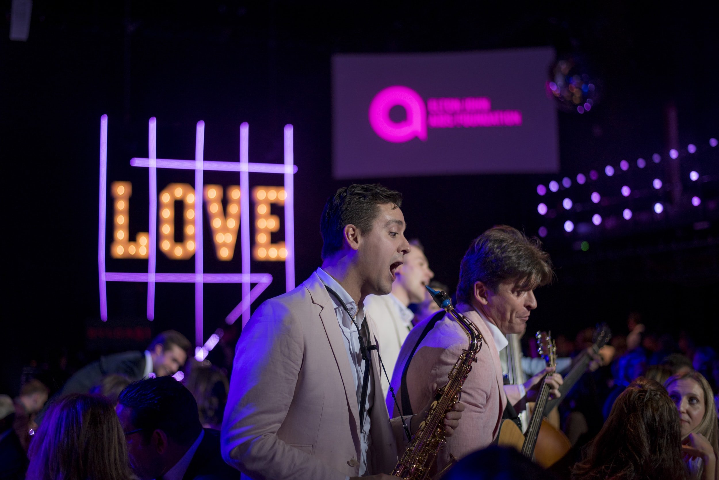 CityLive live music and event entertainment company providing wedding bands, live bands, DJs, specialty performers and full-service event production for weddings, corporate, private and luxury events.