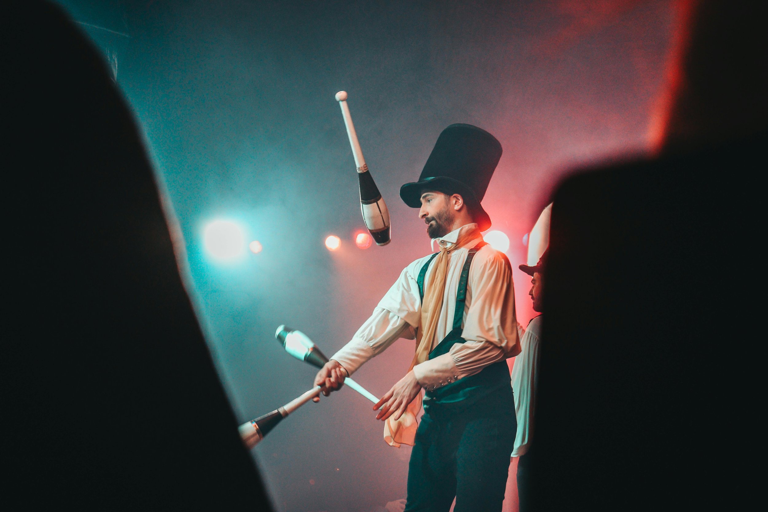 CIRCUS ARTISTS JUGGLERS PARTIES AND PRIVATE EVENTS.jpg
