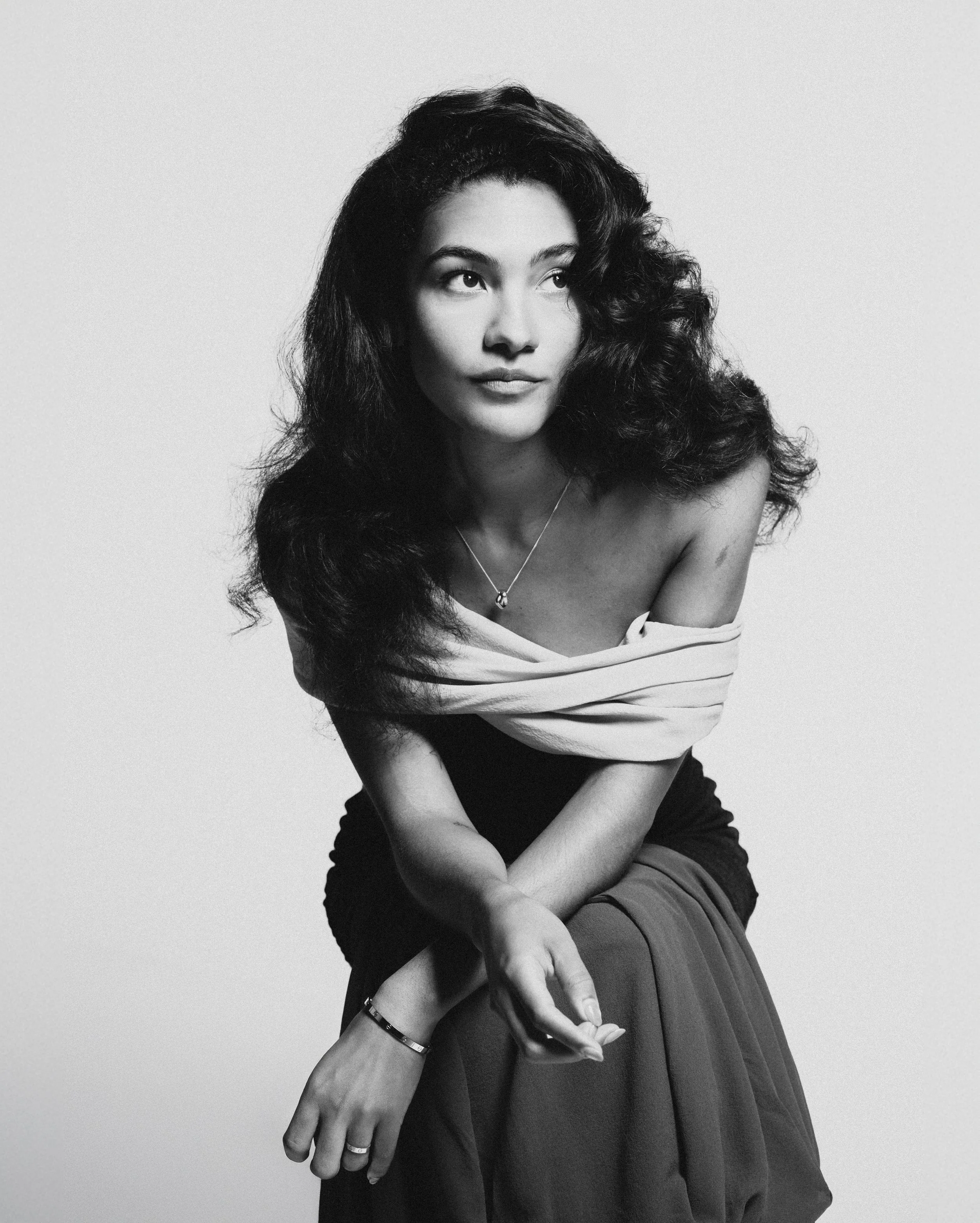 Olivia Dean-Lola Mansell1.jpg