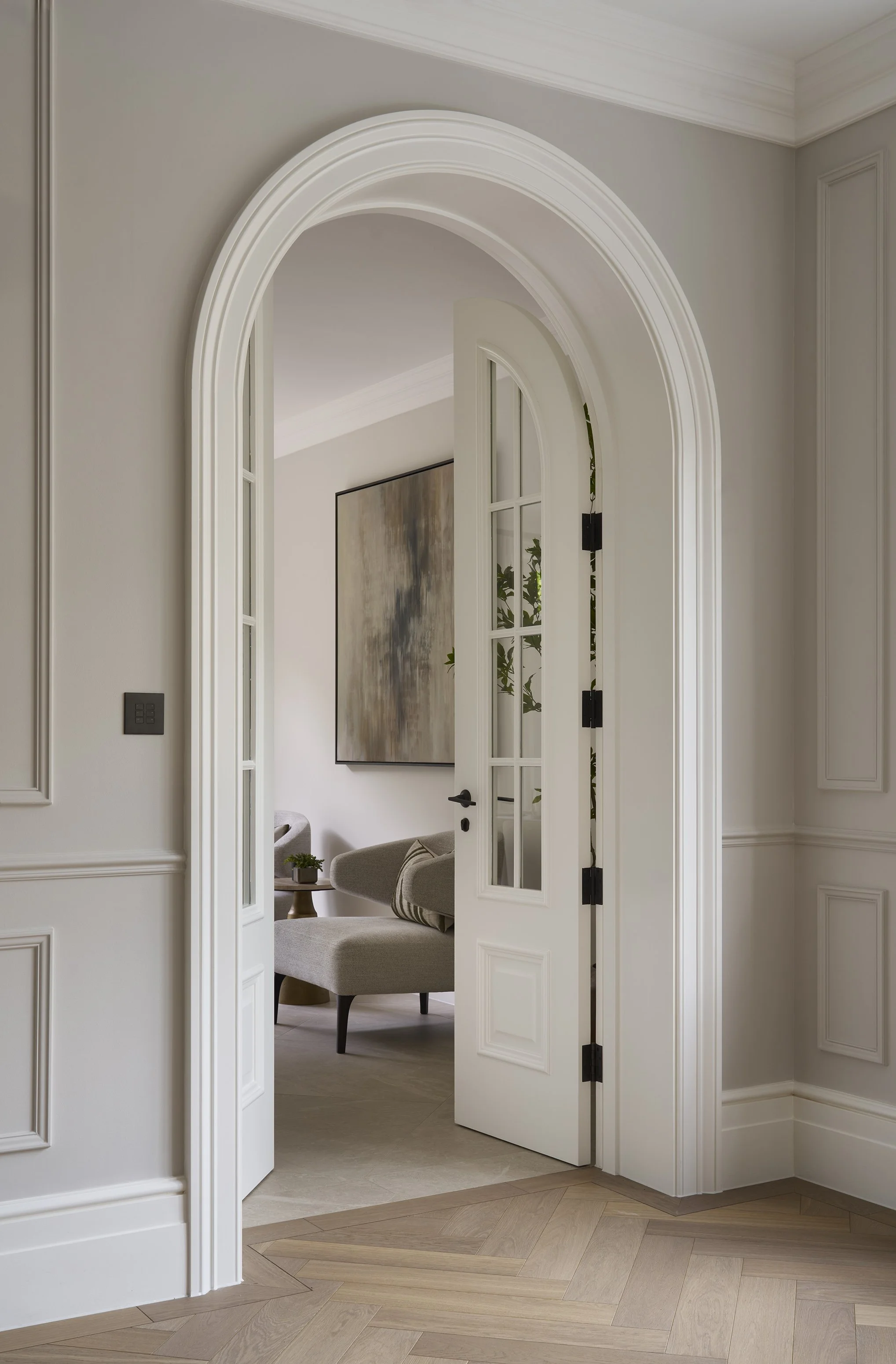 1. Arched Door Frame with Curved Architrave.jpg