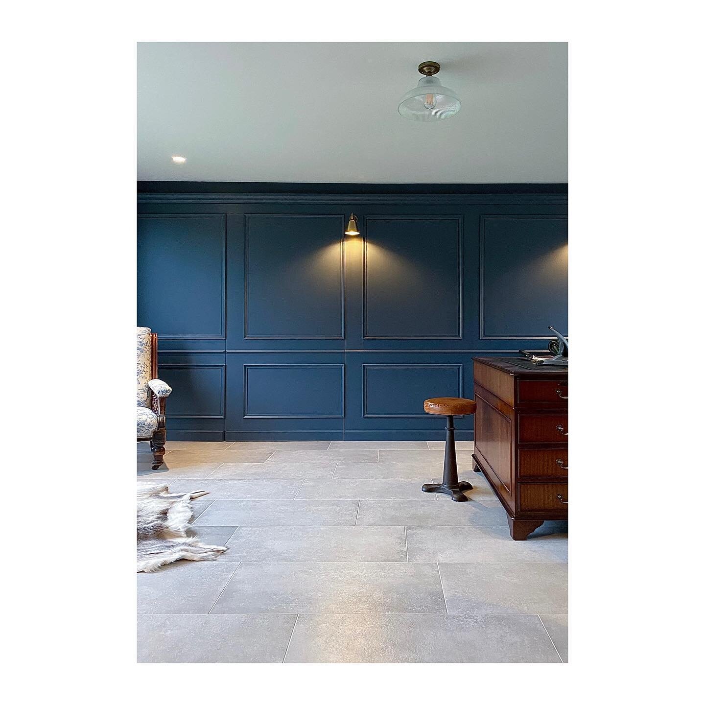 Part of the panelled wall in our recently completed study project. Each panel has storage behind and we&rsquo;ve also created a secret door through to boot room! Such a lovely project and clients..
.
.
.
.
#bespokestudy #interiordesign #bespokepannel