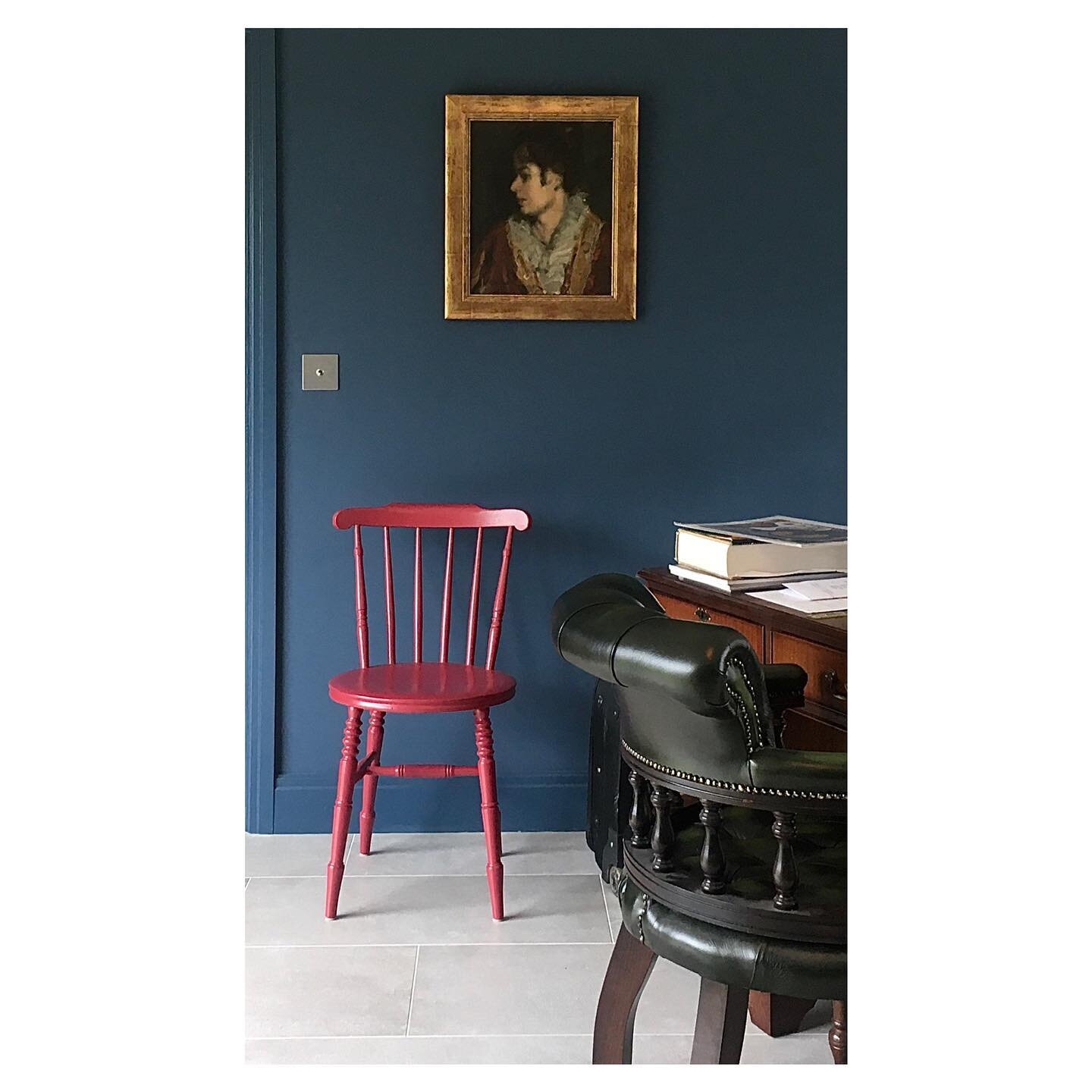 Some gorgeous pops of colour about the place at a design meeting today! Signing off designs for a large study which I can&rsquo;t wait to complete
.
.
.
.
#bespokefurniture #bespokestudy #bespokelibrary #interiordesign #countryhome #cotswolds