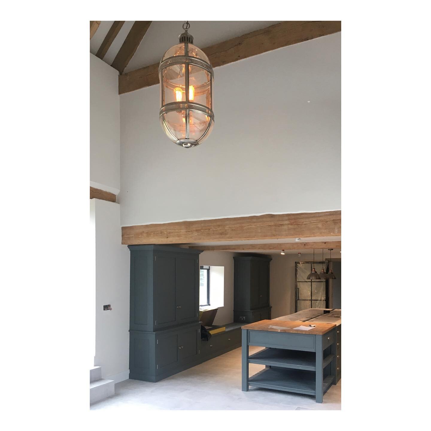 Photo from when the kitchen was coming together over at our Old Watermill project. Such a gorgeous space!..
.
.
.
.
#bespokekitchen #listedbuilding #oxfordshire #countryhome #englishcountryhomes #cotswolds