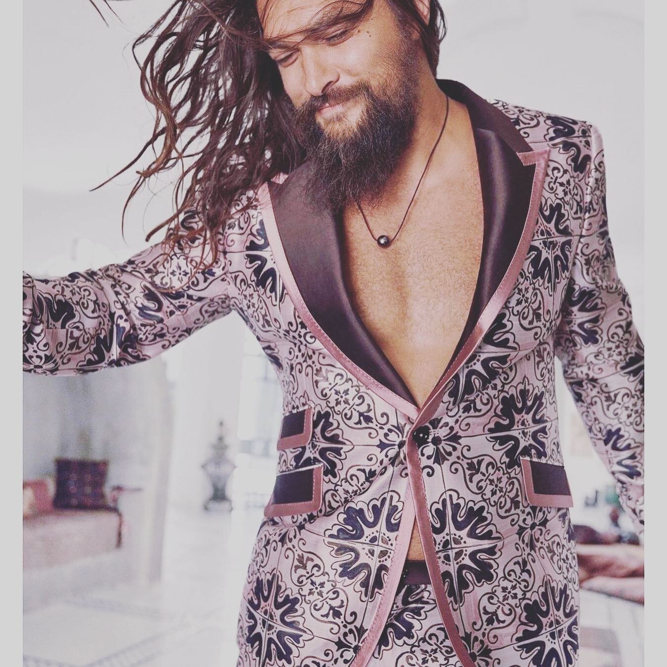 This beautiful Being blessed us with joy, laughter and A LOT of sexiness. May I introduce Mr Jason Momoa meets The Hummingbird Temple 🔥🔥🔥