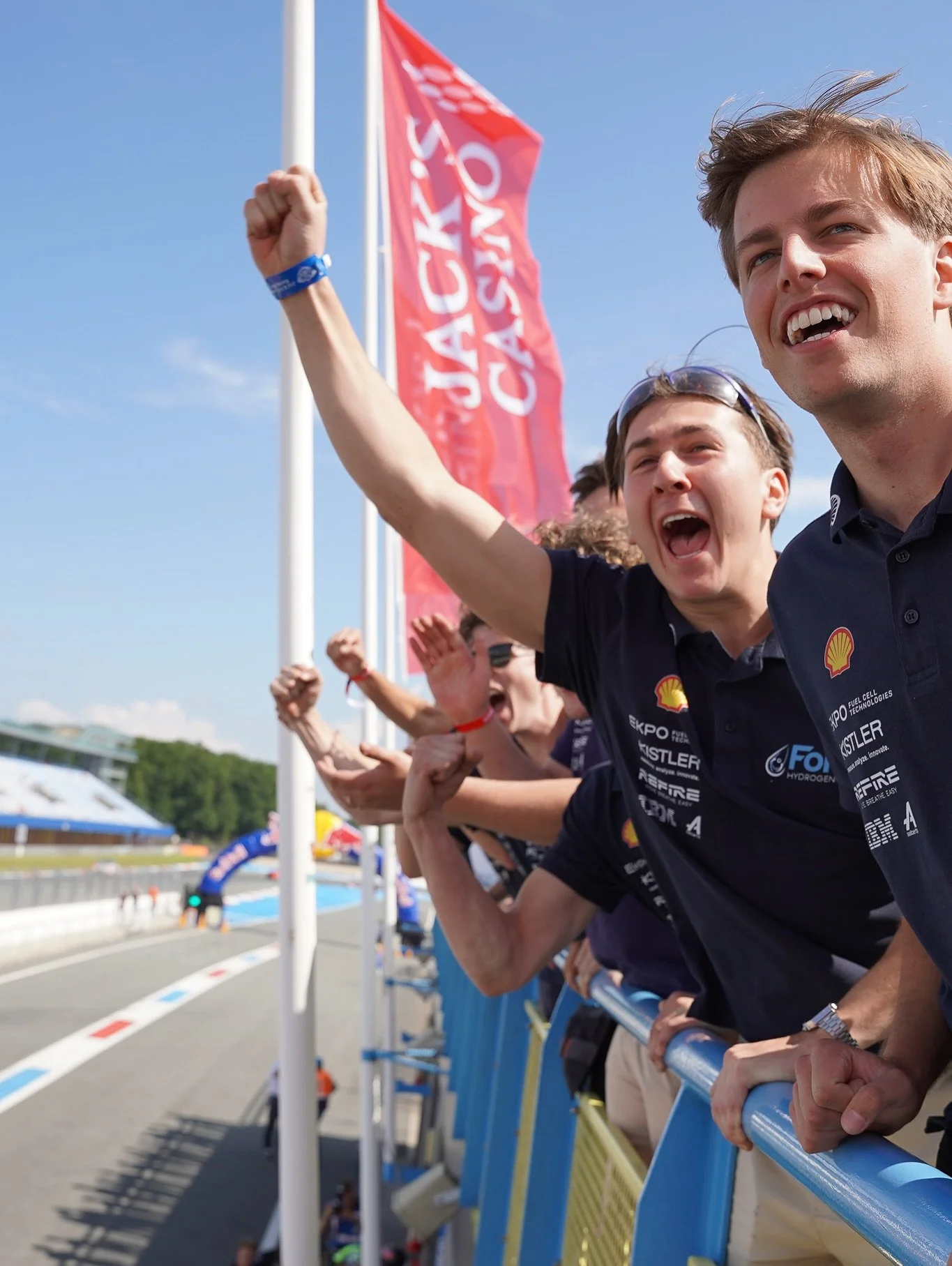 After all the hard work, we qualified to race with the FIX this weekend!

It&rsquo;s a special and emotional milestone for the entire team and everyone who contributed over the past years.

We are excited for the weekend!

#hydrogen #hydrogenracing #