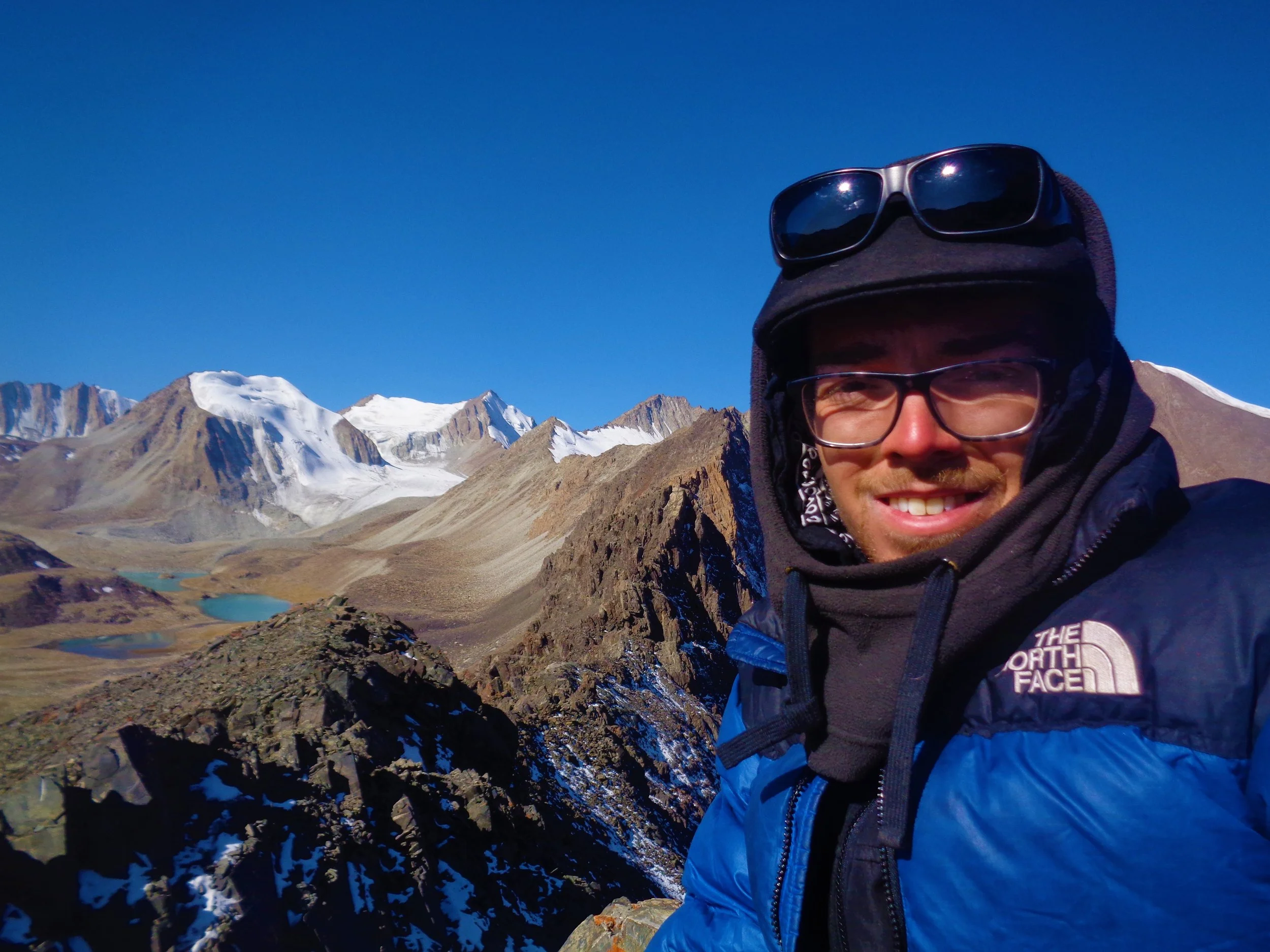 À PROPOS — BivouaQ
