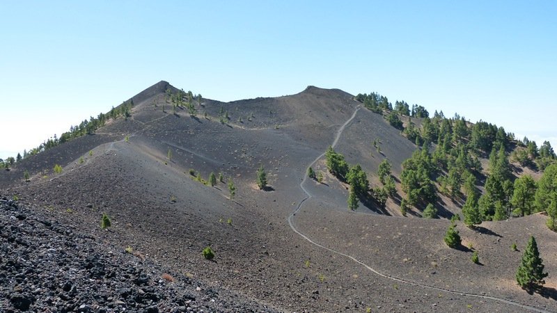 Vulkanroute-La-Palma-der-Doppelgipfel-der-Deseada.jpg