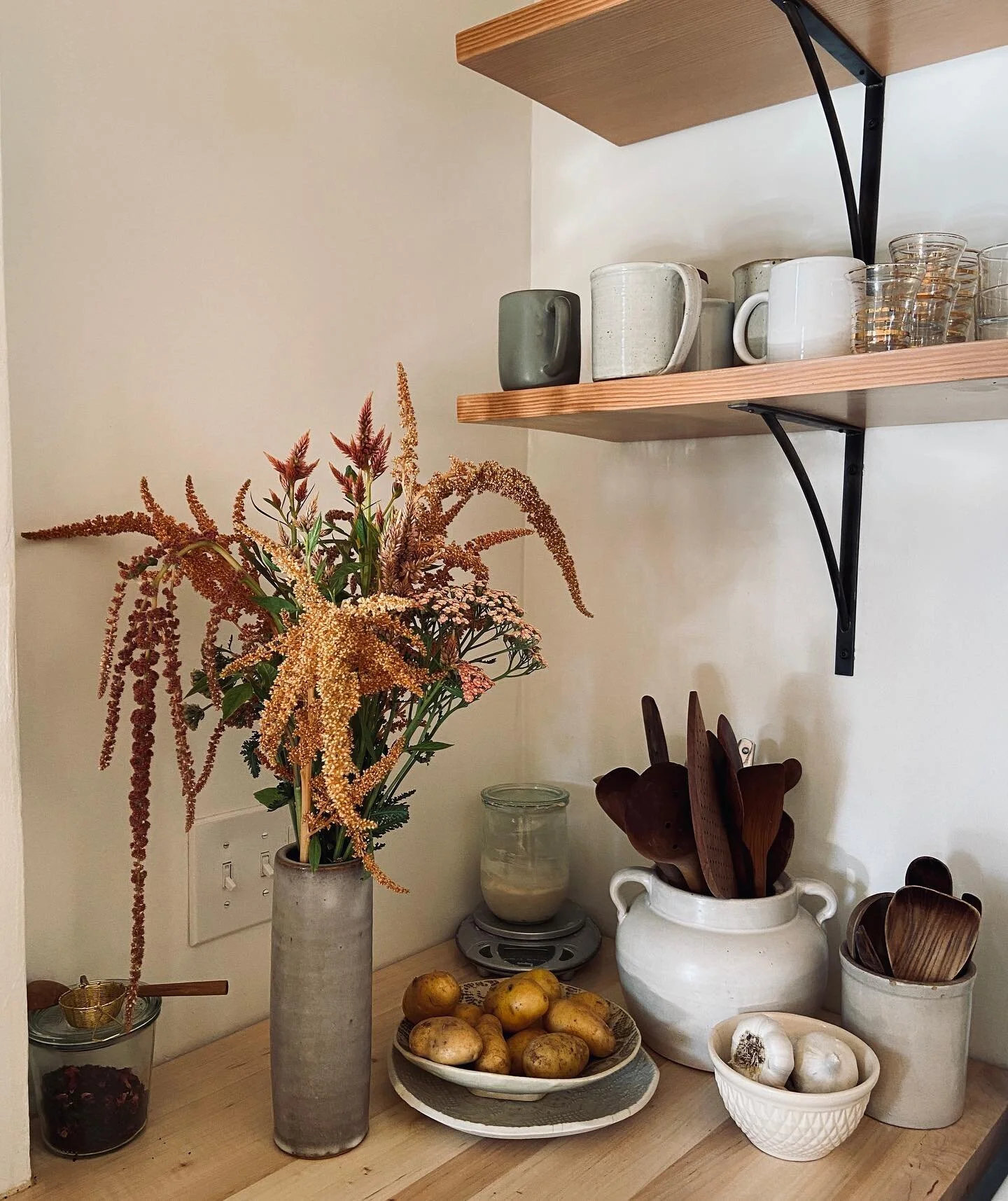 Make bouquets
.
Sip
.
Savor
.
Slow
.
Slower
.
Can we gift this to ourselves, even on a Monday?
.
Perhaps we can practice a new pace, a pace that allows for more pleasure in the everyday.
.
If I am practicing anything these days, it is this - and as I