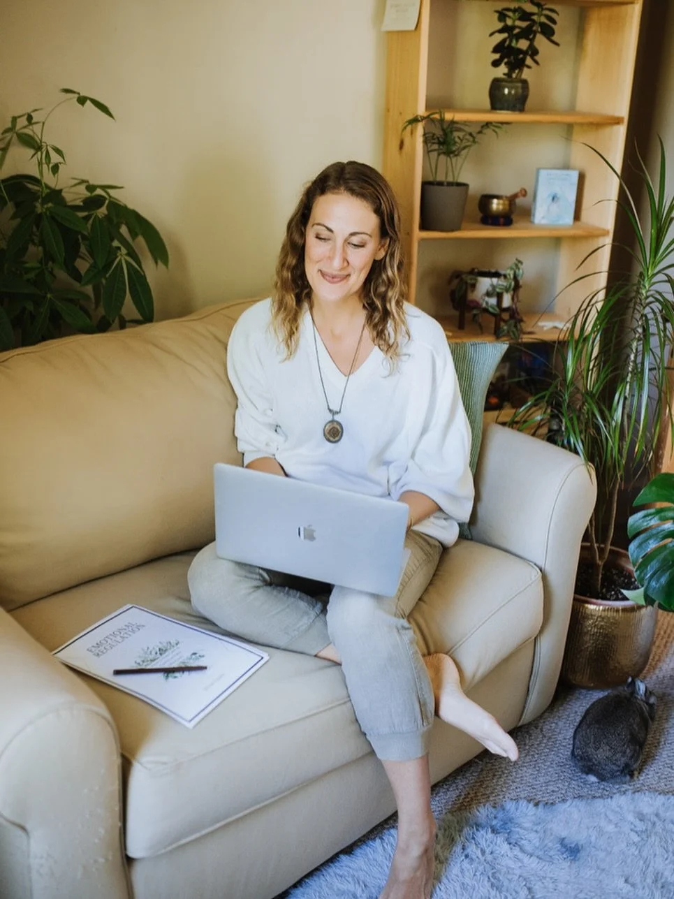 Most think they&rsquo;re falling behind.

That they should be doing more.
Responding faster.
Producing at the pace everyone else seems to.
Staying &ldquo;on&rdquo; because the world rewards momentum.

But in my session recently with a fellow Projecto