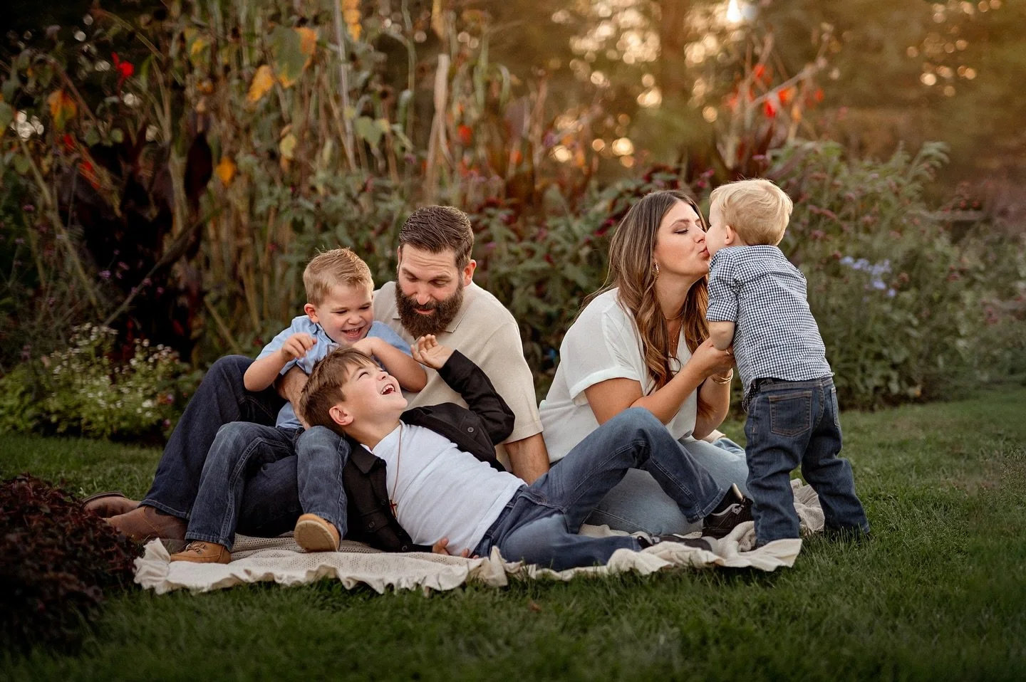 Isn’t this the cutest little family vignette?
π€©