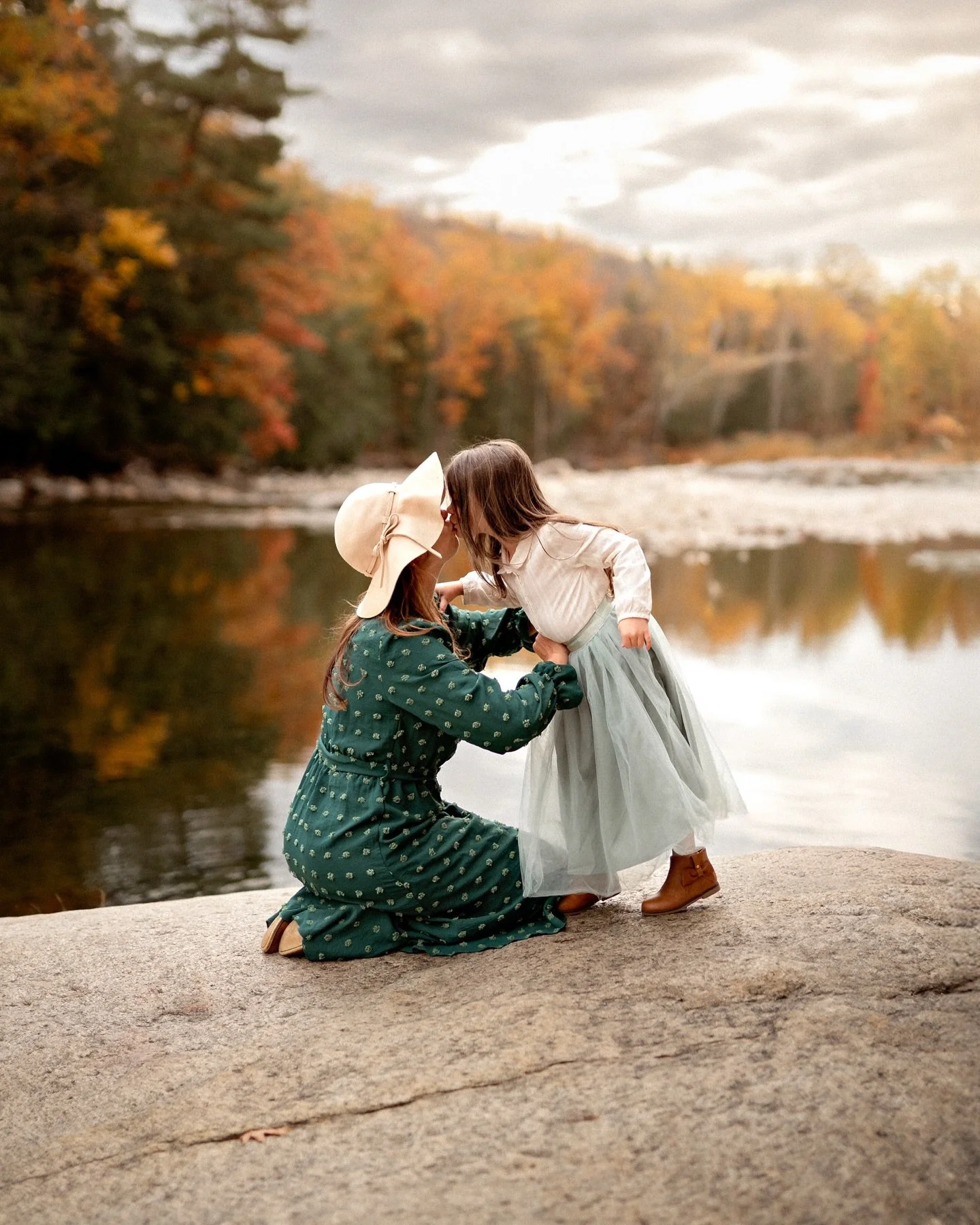 Oh, yes I know the perfect little spot in the White Mountains for a photo shoot!
So glad this family drove up for a session with me in this magical place by the river. 
Maybe I should make it a yearly thing? 
π²πποΈ