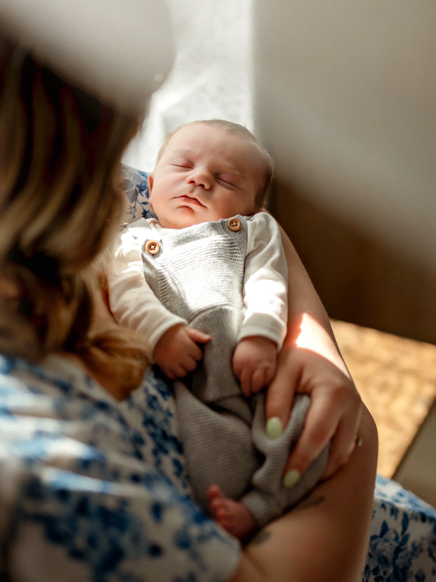 Had the best gem of a baby today but also the best curtains. 

It&rsquo;s all about the light!

🪟🪟🪟

Congratulations Michelle and Jason. What a sweet and perfect little guy you have. More sneak peeks on their way over the next few days!