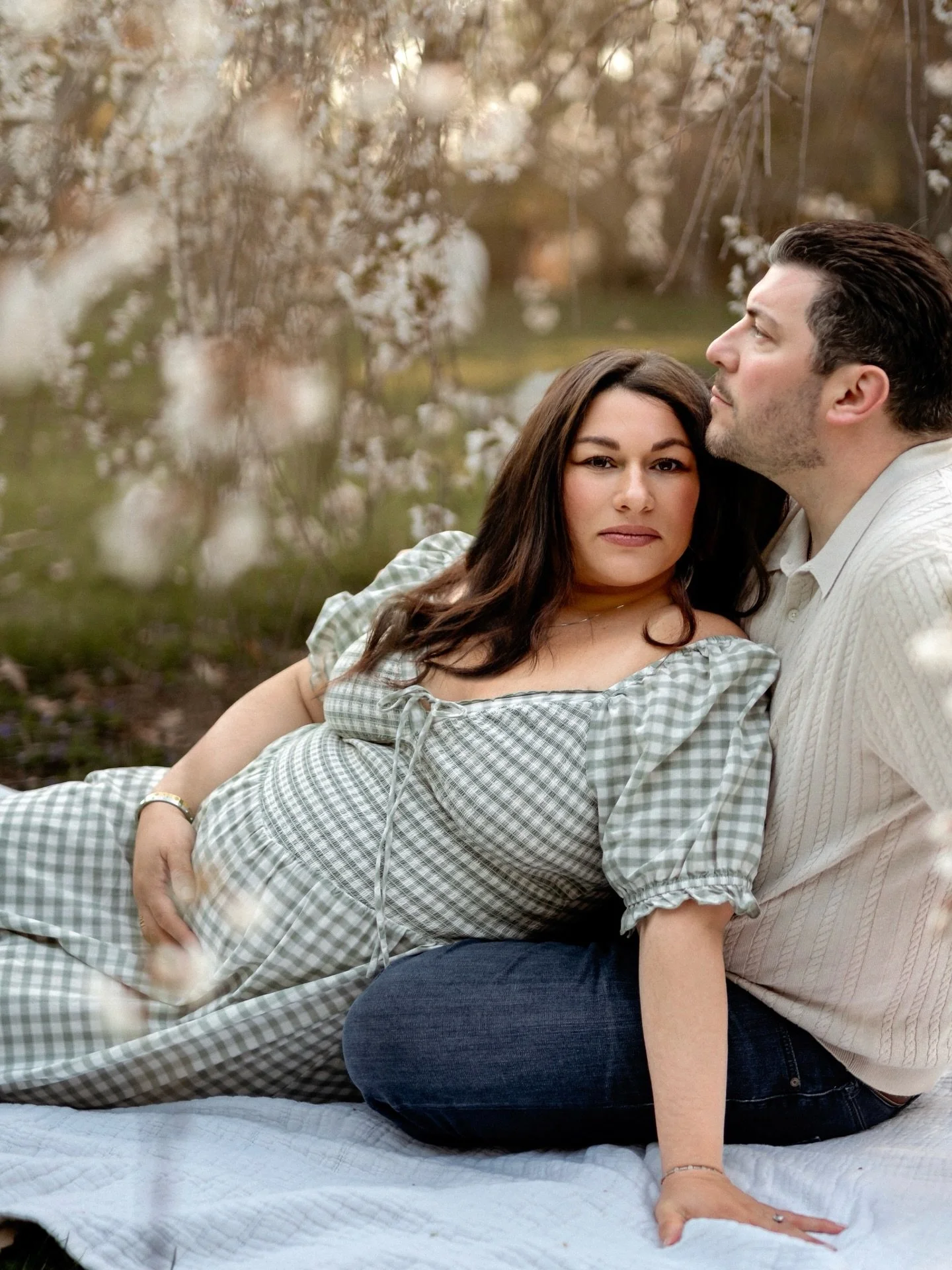 Another spring day, another ridiculously beautiful evening under the cherry blossoms. 

Had so much fun photographing these two. Marissa, you are gorgeous and glowing!

🌸