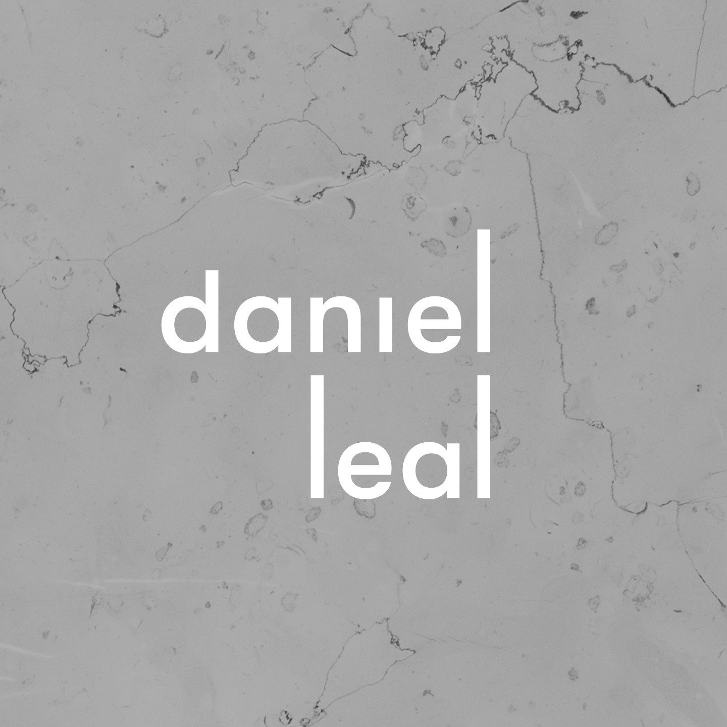 The Dr. Daniel Leal brand specializes in internal medicine, with a strong focus on functional medicine. Functional medicine is considered an emerging model in the treatment of chronic diseases, seeking to address the patient in a holistic and innovat