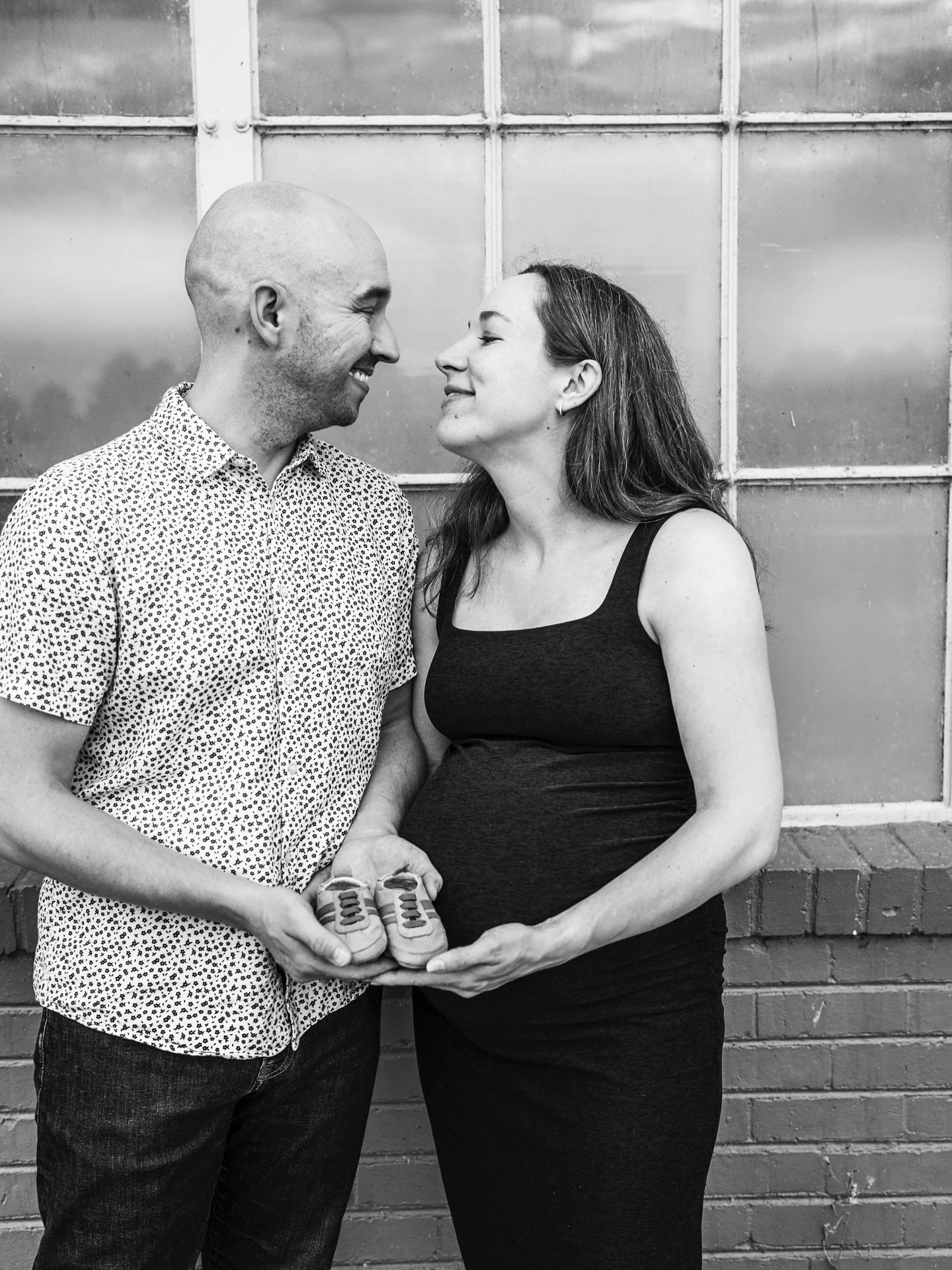 Fall maternity sessions at Washington Park are some of my favorites. The air is crisp, the colors are warm, and everything about this season feels like a fresh beginning. Tiny shoes in big hands, soft smiles that say everything, and the quiet glow of