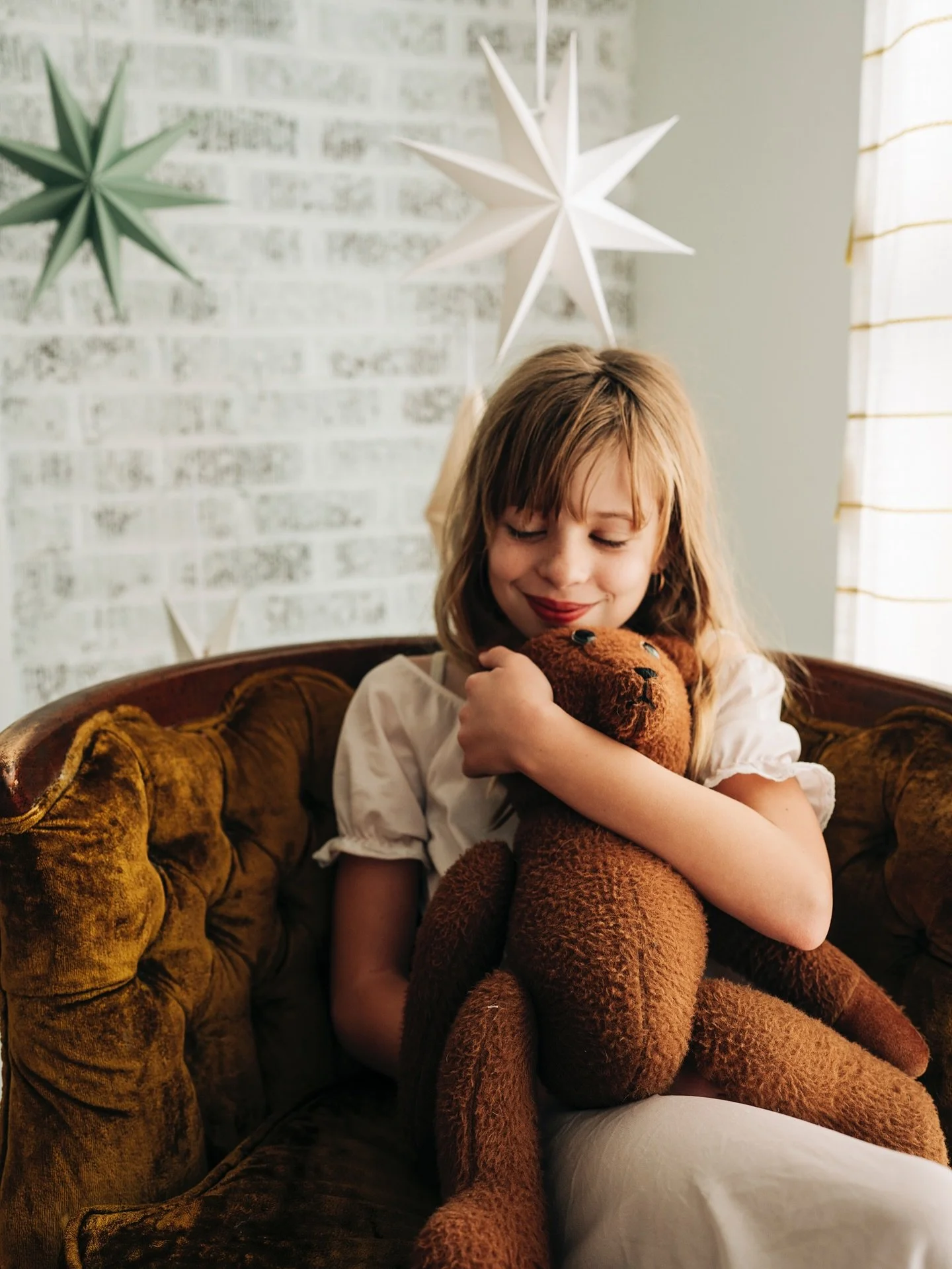 My favorite model with the holiday studio set! I have a handful of times left for holiday minis. DM to book. #denverstudiophotographer #denverfamilyphotographer #denverfamily