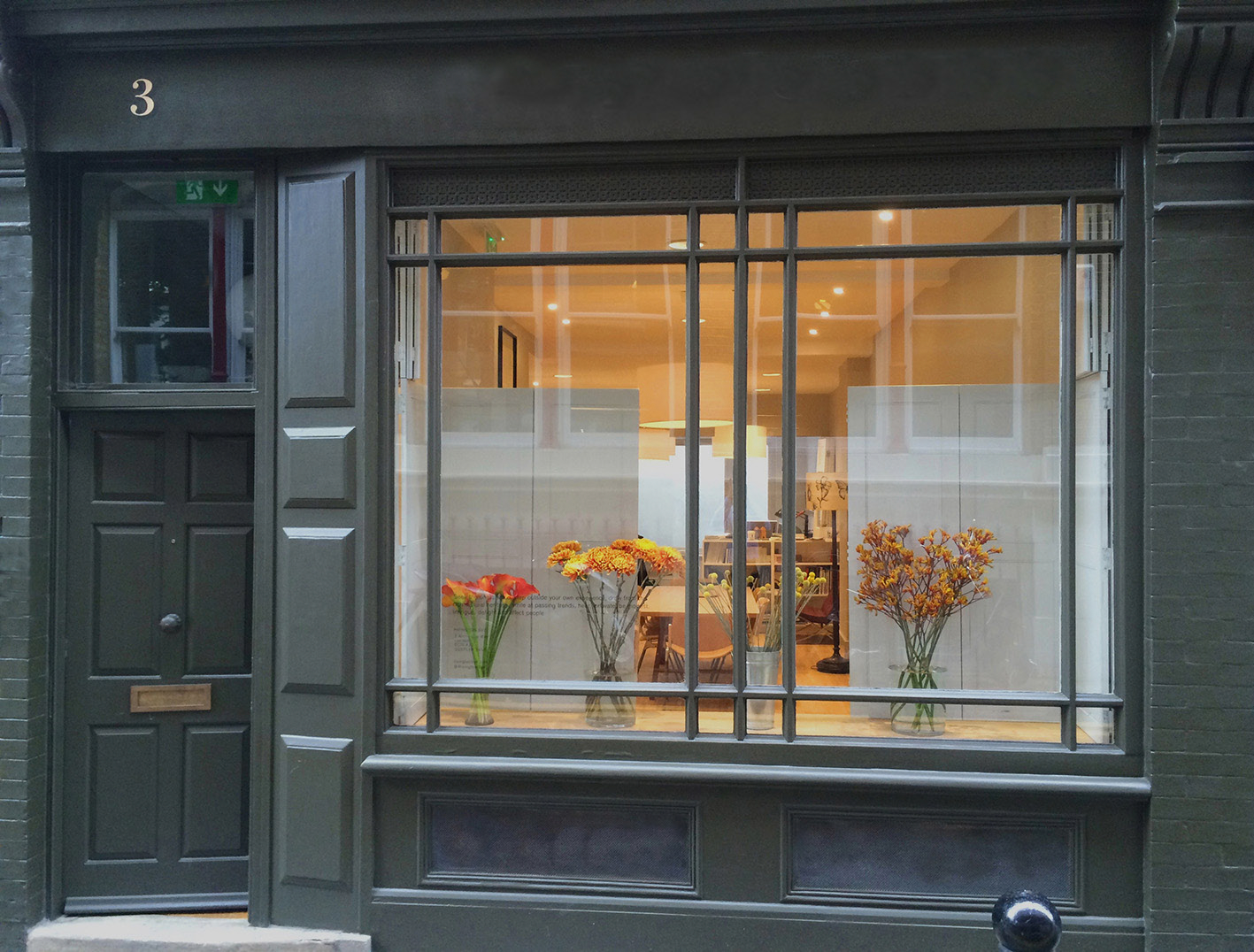 CS Showroom - 3 Albemarle Way - 1100 sq ft - Ground / Lower Ground - To Let