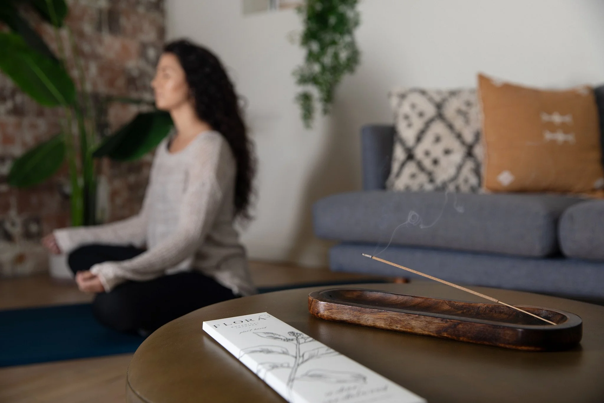 web-9b-Flora Botanical Incense_r1_01E_9877.jpg