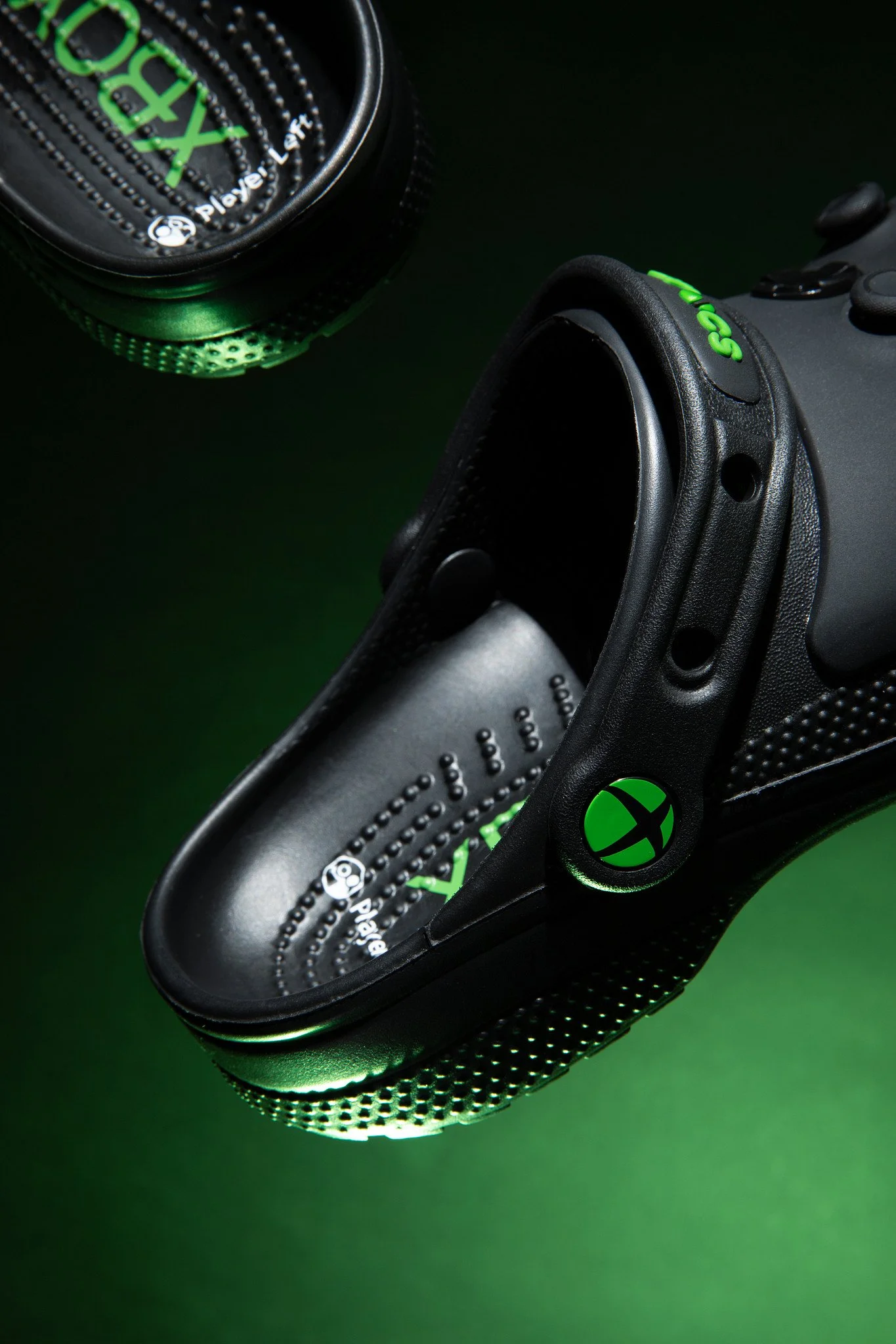 Crocs - Global_r2_S4_2025_Xbox_Classic-Clog_Photo04_2740.jpg