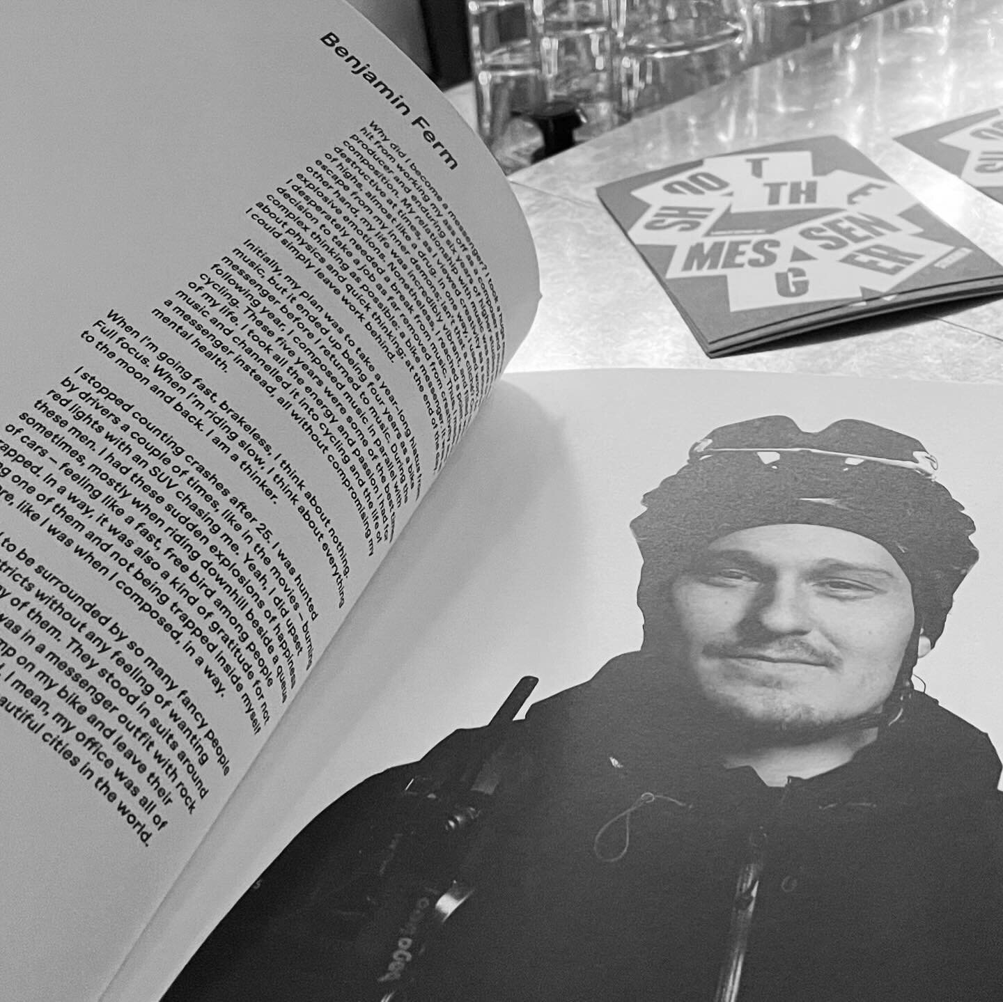 Att arbeta som cykelbud &auml;r inte bara ett jobb. Det &auml;r &auml;ven en livstil och vi kan inte bli mer stolta &ouml;ver att v&aring;ra kollegor Benjamin &amp; Dennis lyfts fram i boken &rdquo;Shoot the messenger&rdquo; av fotografen Anthony Hil