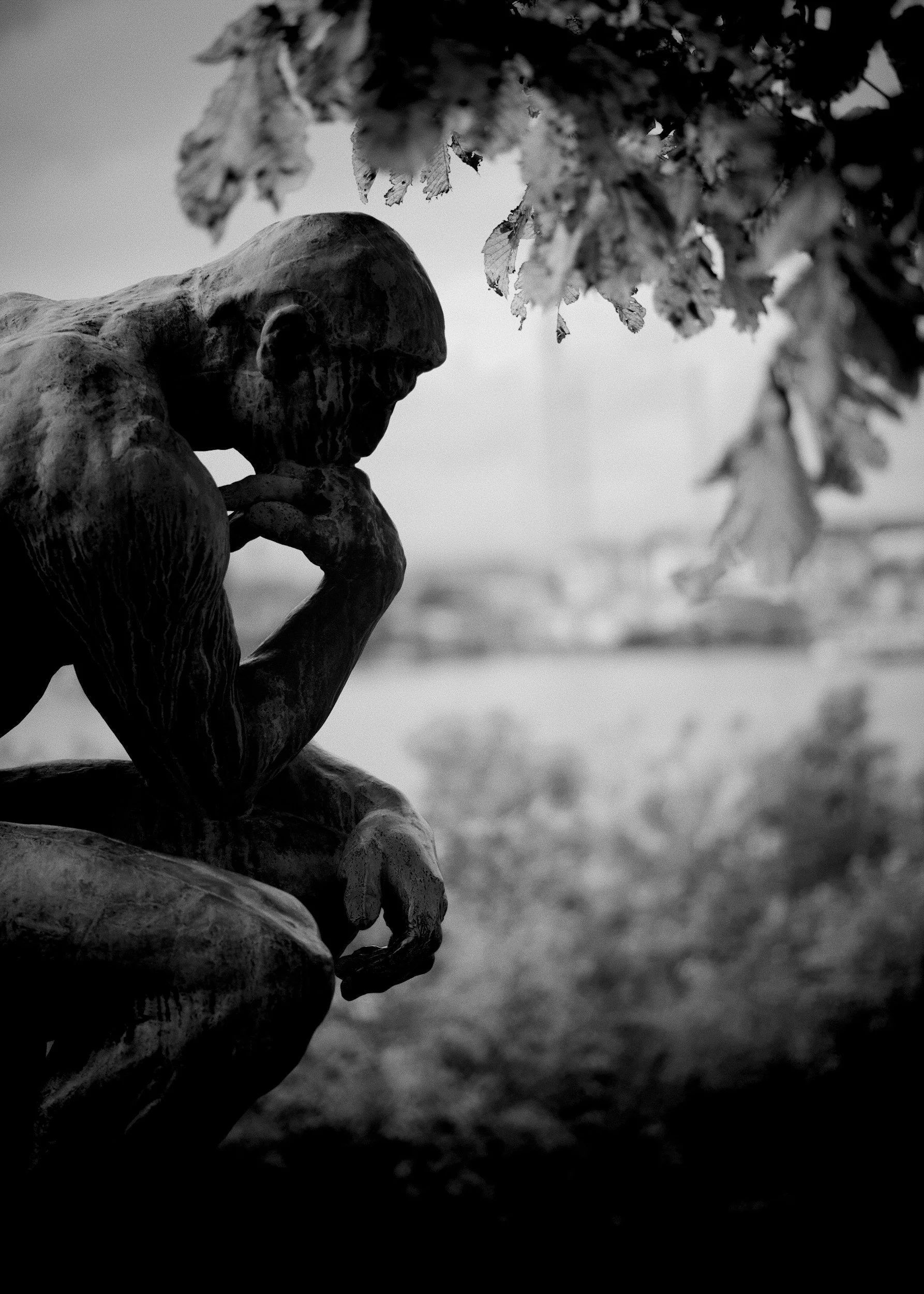statue thinking