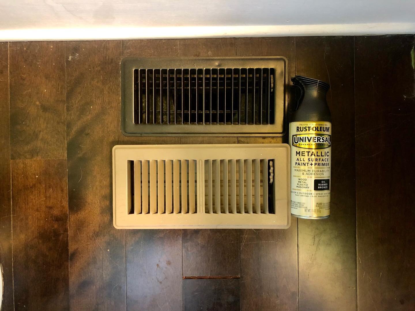 🚨❕🚨❕🚨
super easy upgrade alert: spray painting air vents!

are your air vents older or don&rsquo;t match your floor? 🤔 find an appropriate color spray paint and give them new life! 💥

I&rsquo;m &ldquo;floored&rdquo; 😏 at how easy this project w