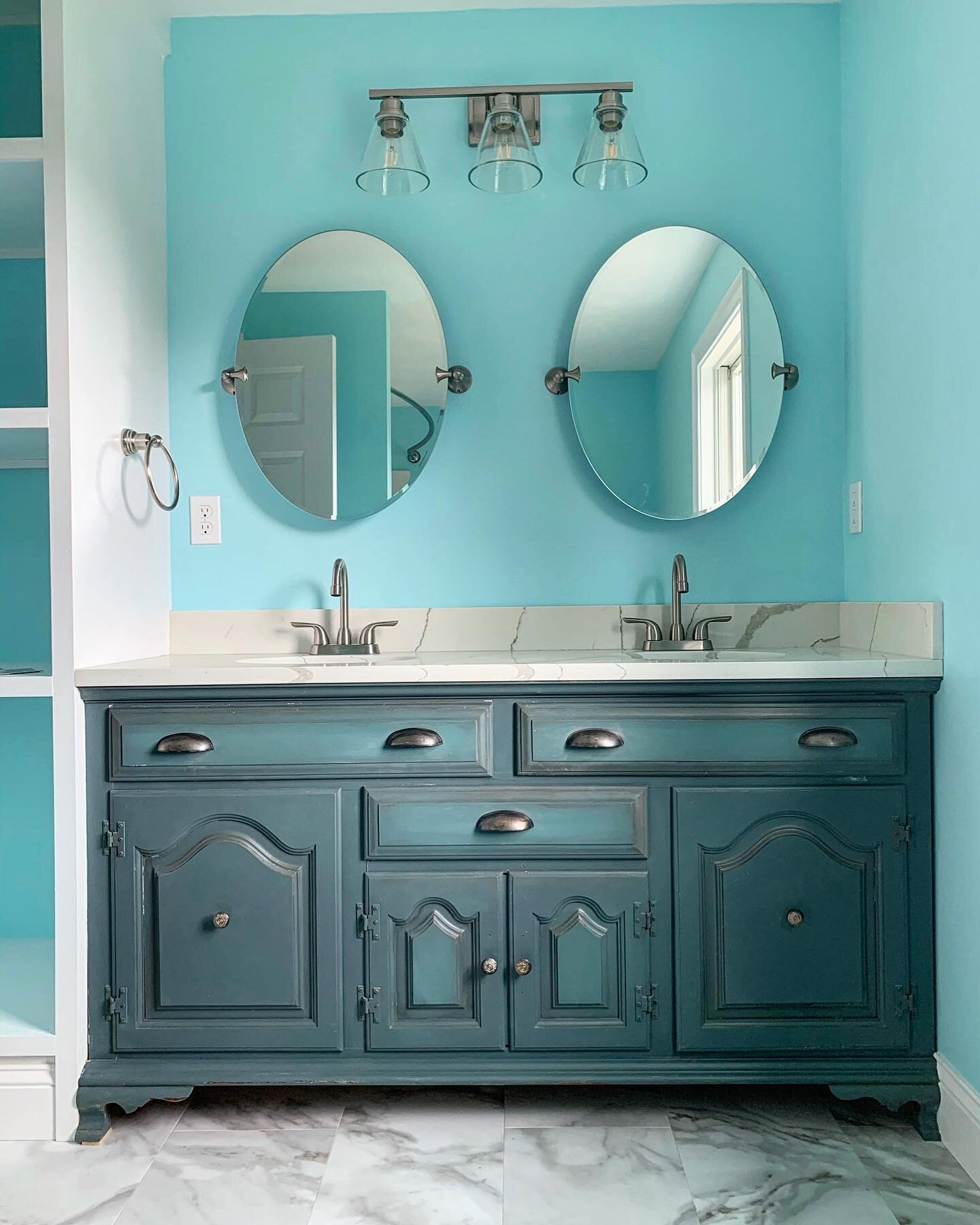 Blue and green aesthetic with wood details to compliment this renovation!
.
.
.

#renovation #interiordesign #construction #design #home #homedecor #architecture #interior #homerenovation #renovationproject #realestate #homeimprovement #remodel #diy 