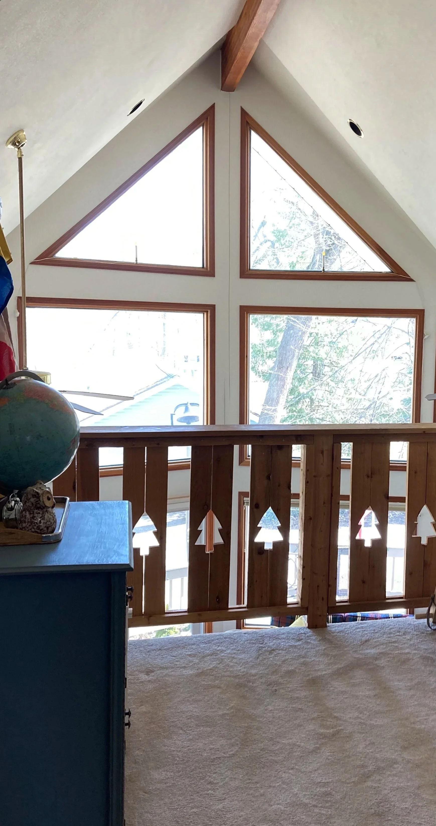 Third Floor Loft Space-overlooks living room