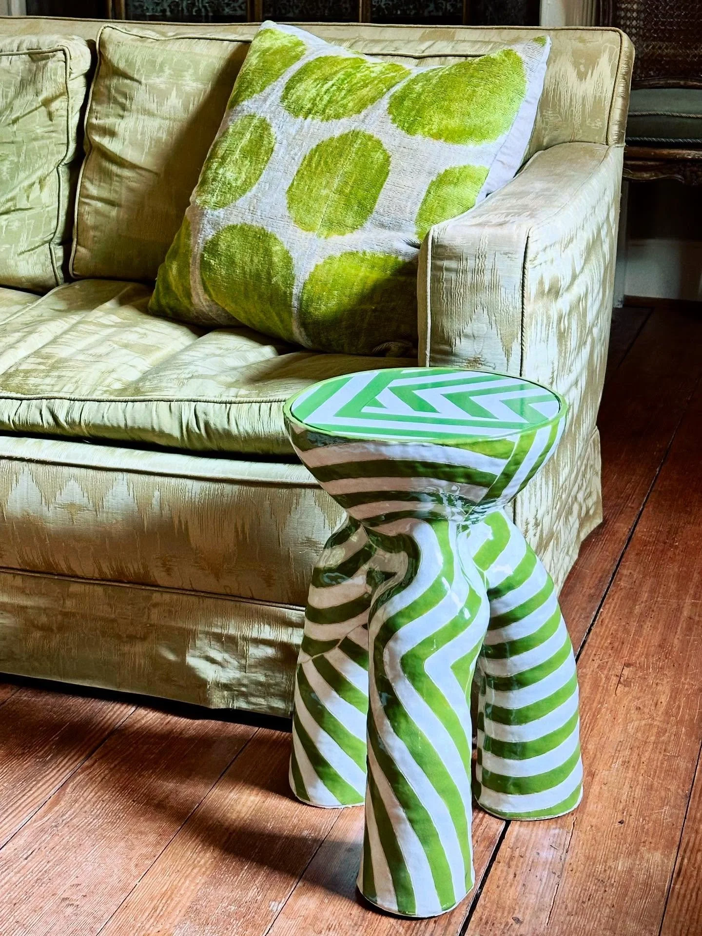 GREEEEEN

&ldquo;As an intellectual vibration smack dab in the middle of the spectrum
Green can be a problem.
That&rsquo;s because there&rsquo;s so many different greens inside of Green and each one has a different IQ.
There&rsquo;s the green that sh