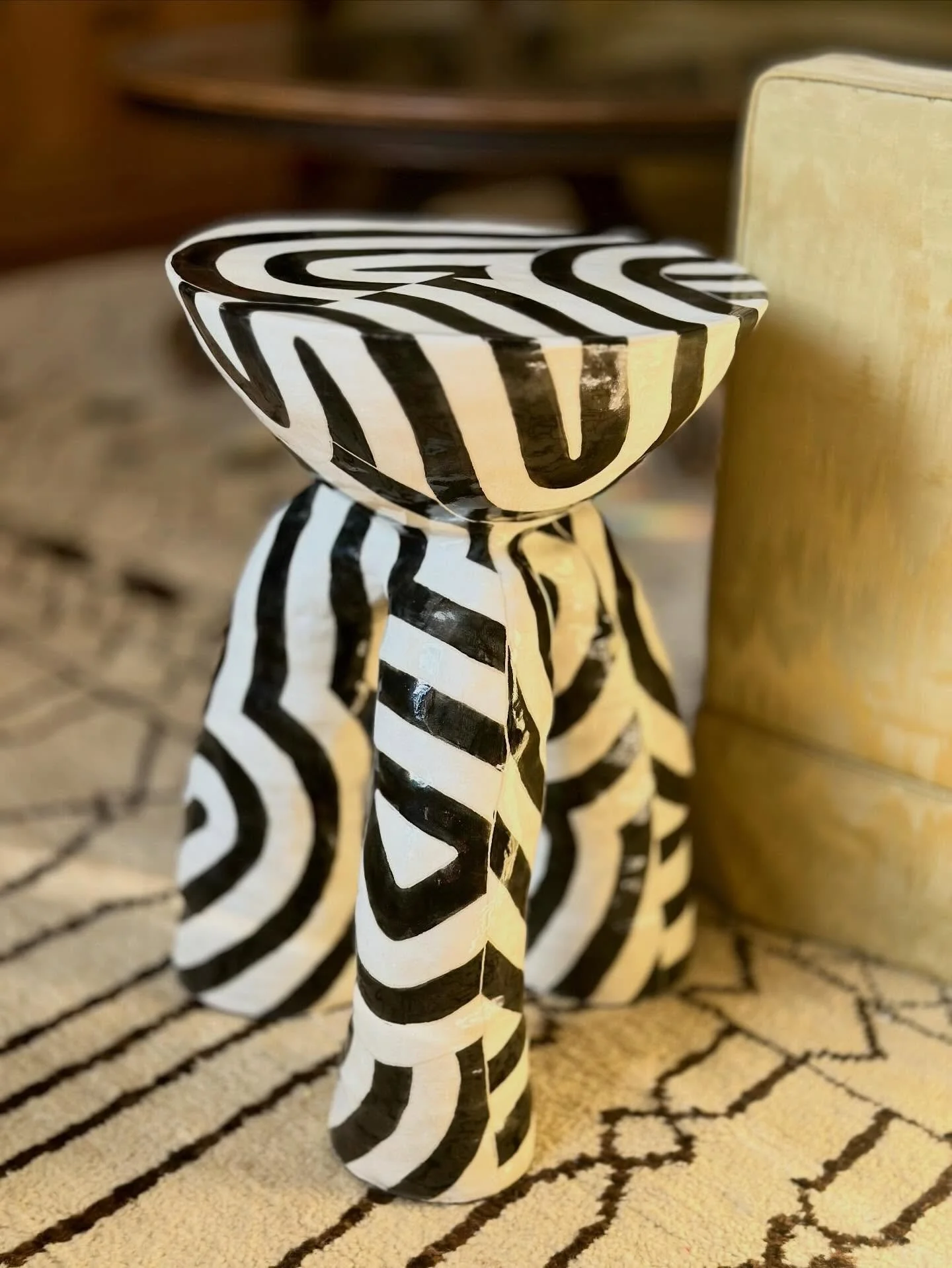 Headed to Hollywood 😎. Thanks @shawnhenderson 

#Cocktailtable #ceramicdesign #Ceramicfurniture #Blackandwhitetable #abbykasonik