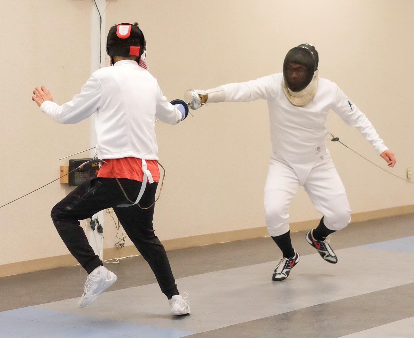 &ldquo;If it doesn&rsquo;t challenge you, it won&rsquo;t change you.&rdquo;

&ndash; Fred Devito 
.
.
.
. 
.
.
.
. 

#manchenfencing  #sport #athlete #fencing #foilfencing #saberfencing #epeefencing #duel #sportphotography #fencingmask #fencingblade 