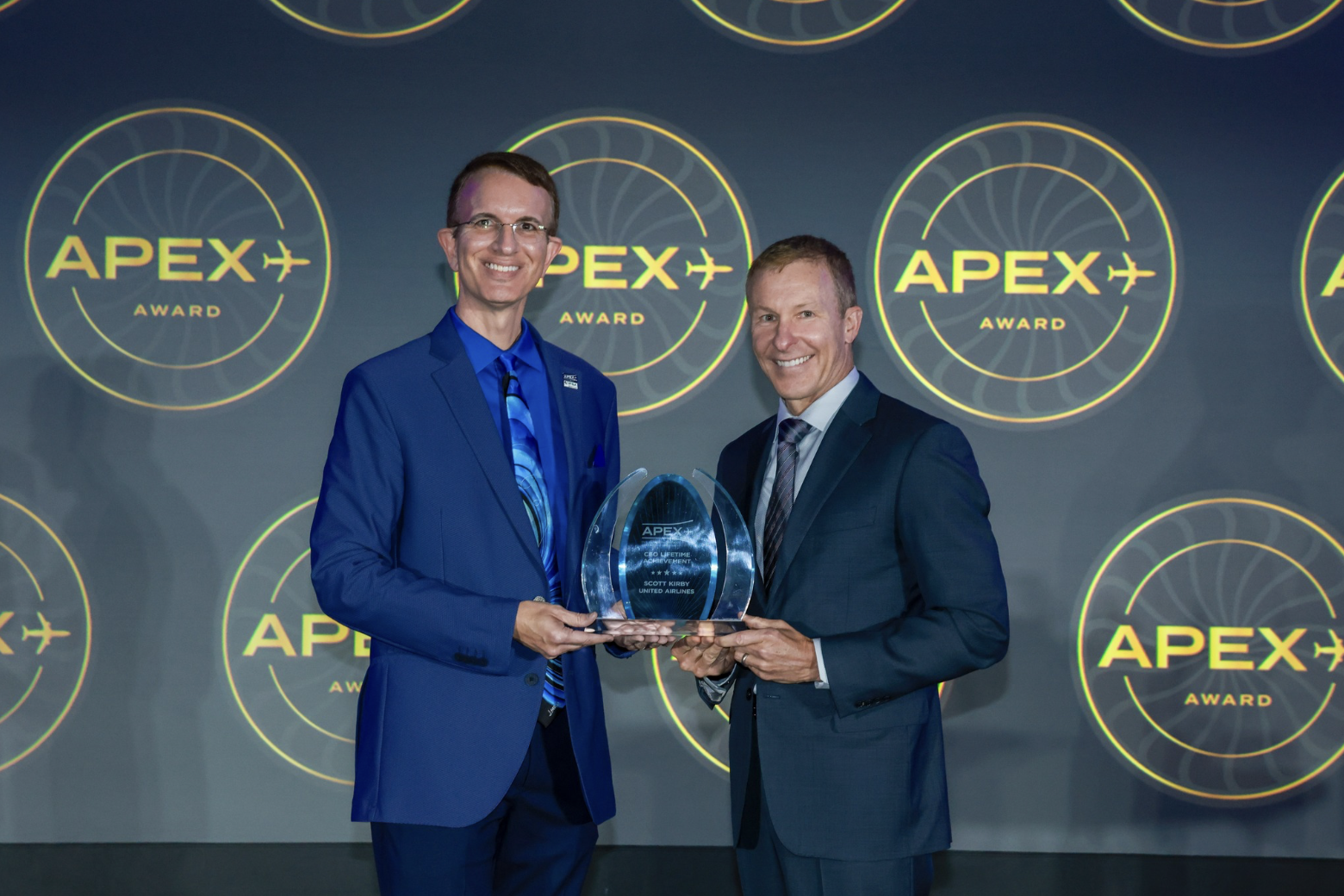 Scott Kirby Honored with APEX CEO Lifetime Achievement Award for Accelerating Aviation Advancement