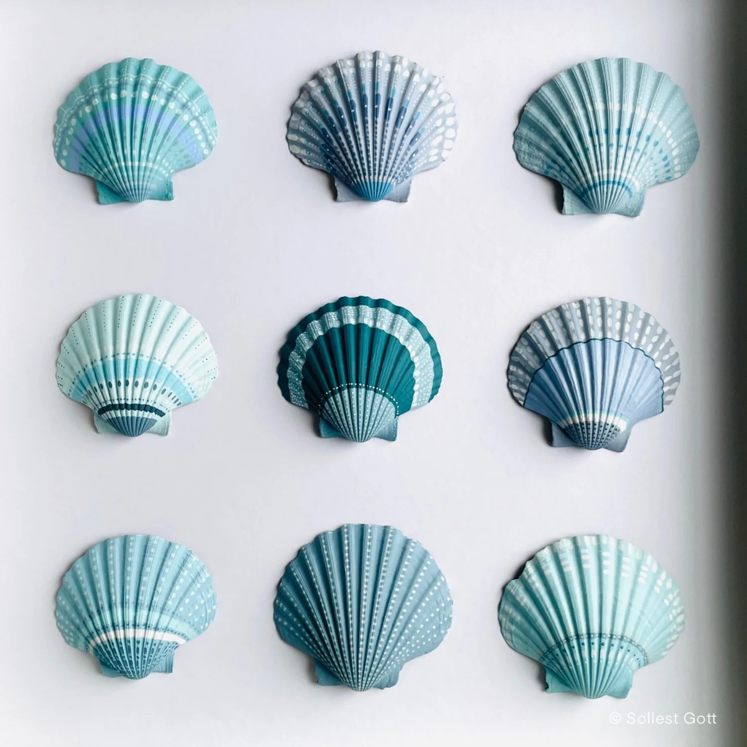 Sollest_Gott_Blue_Painted_Shells2026.jpg